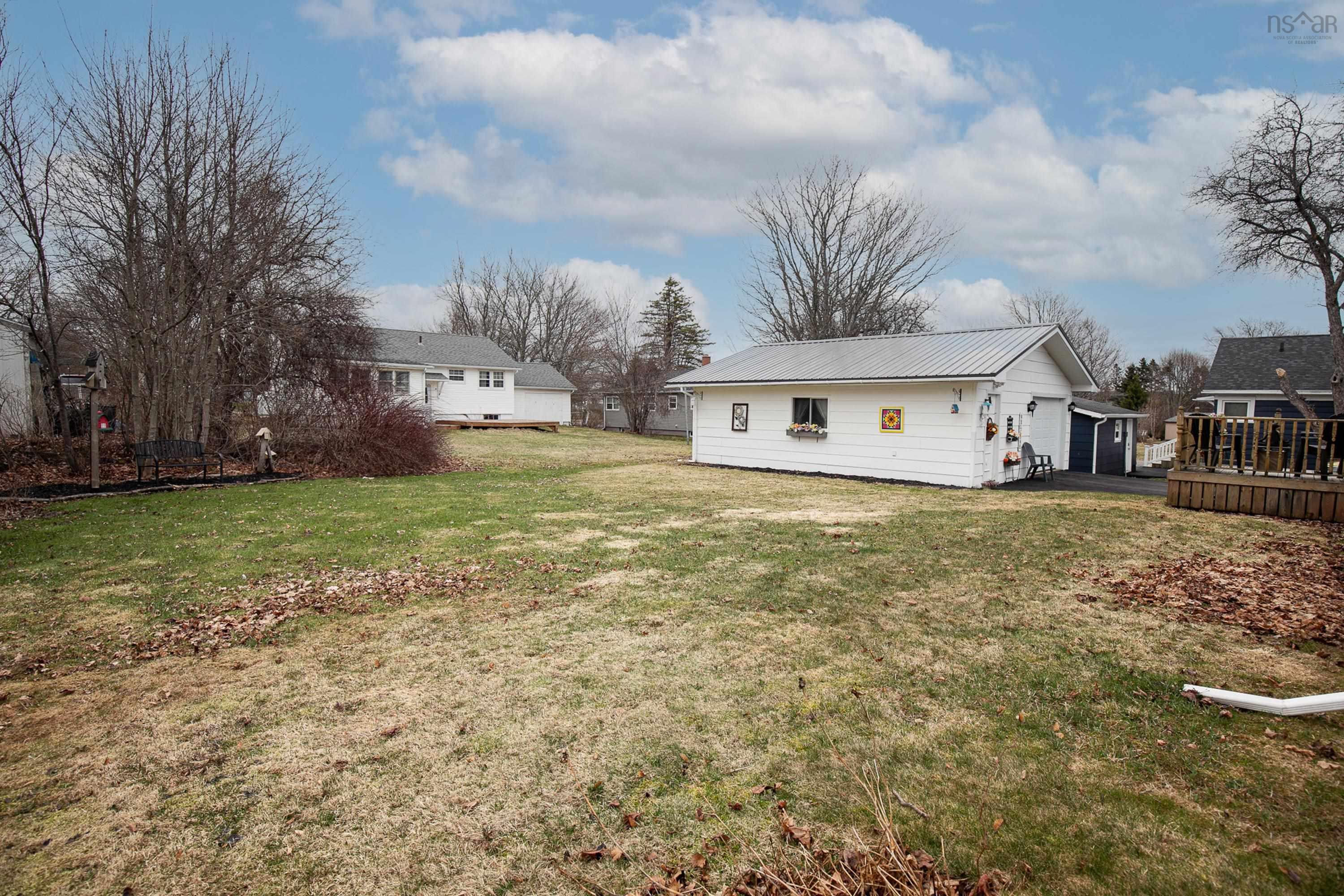 $329,900.00: 18 Boylston Avenue, Amherst