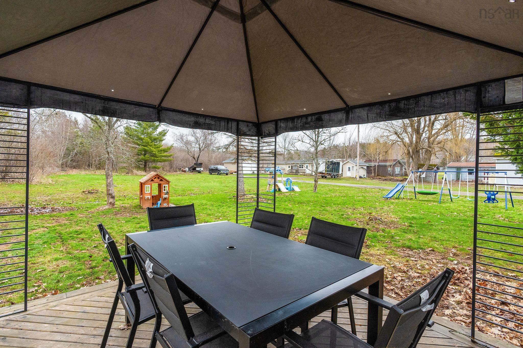 $250,000.00: 88 lawrencetown Lane, Lawrencetown