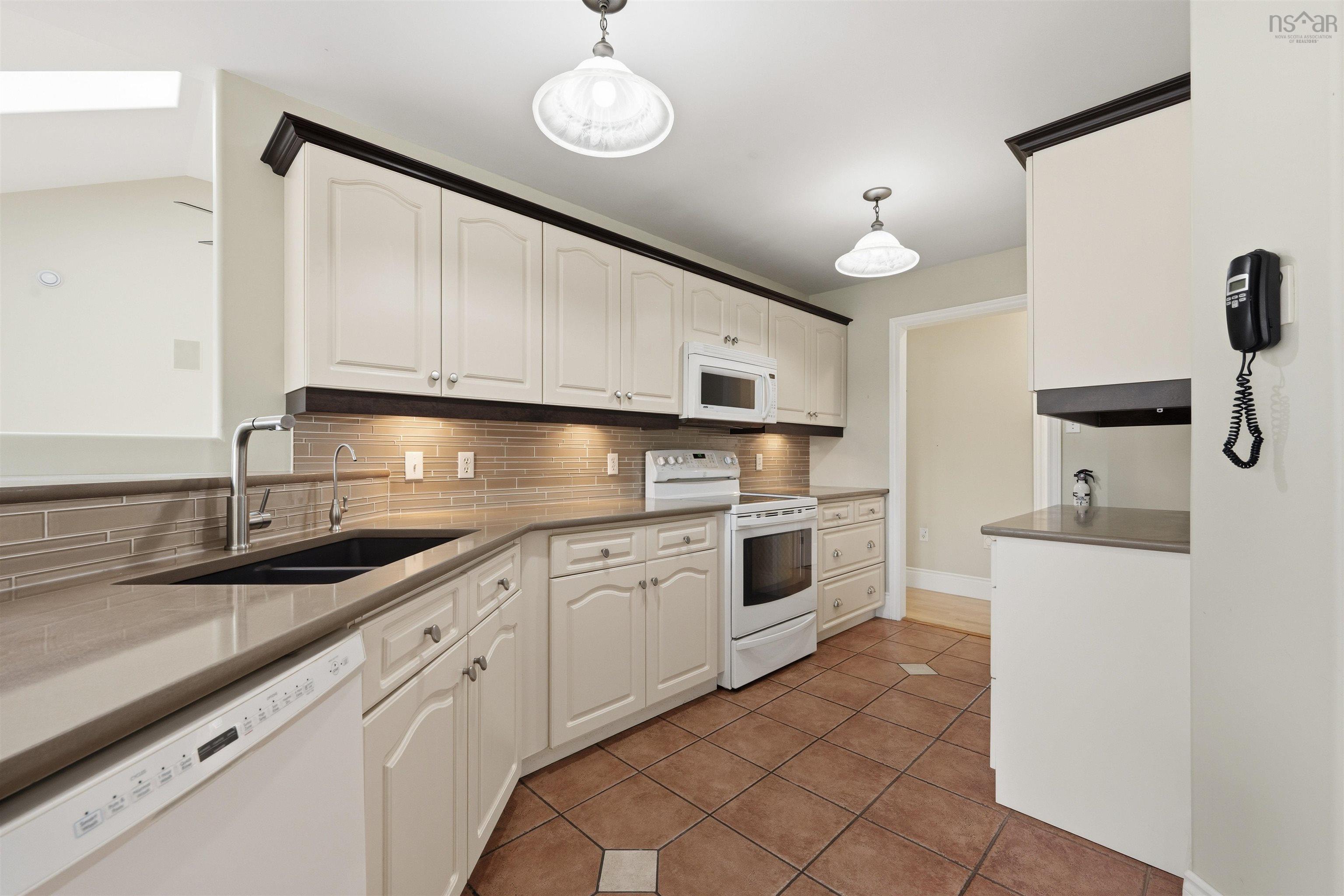 $795,000.00: 2 Deer Run, Glen Haven