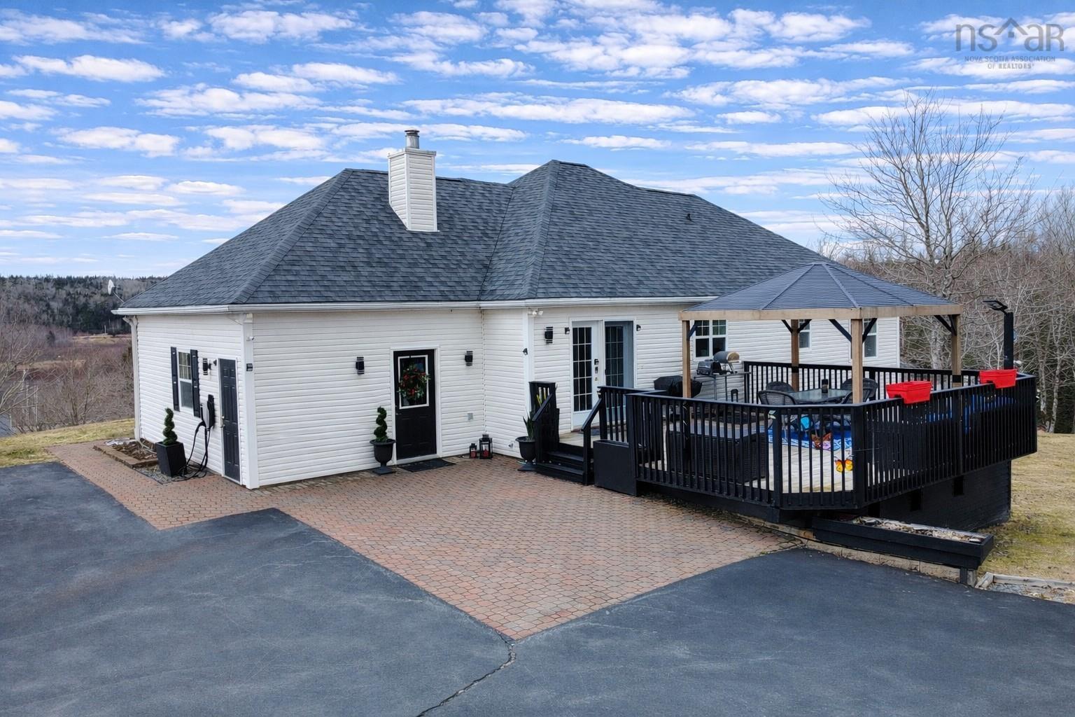 $639,000.00: 9430 Highway 7, Stillwater