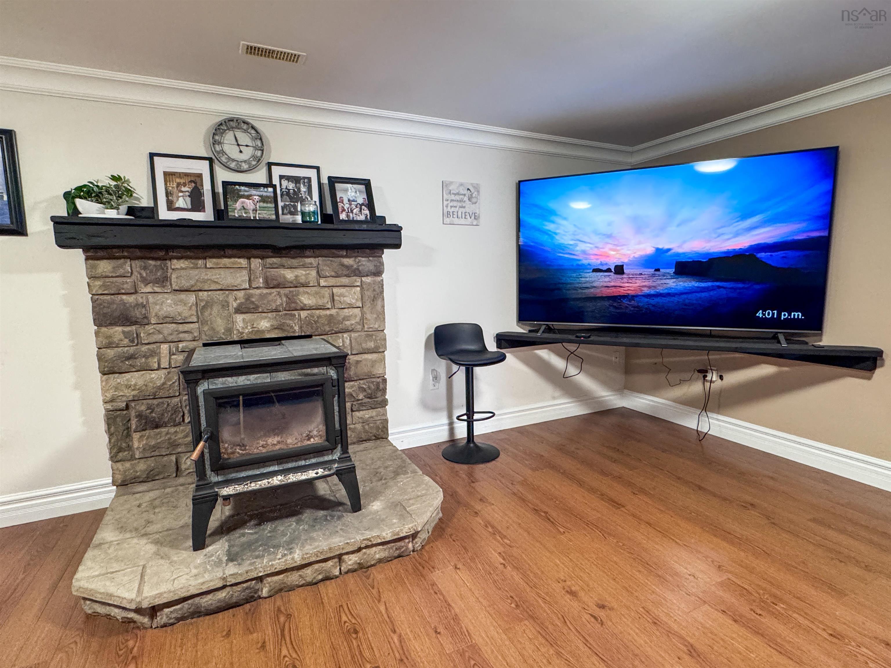 $629,000.00: 9430 Highway 7, Stillwater