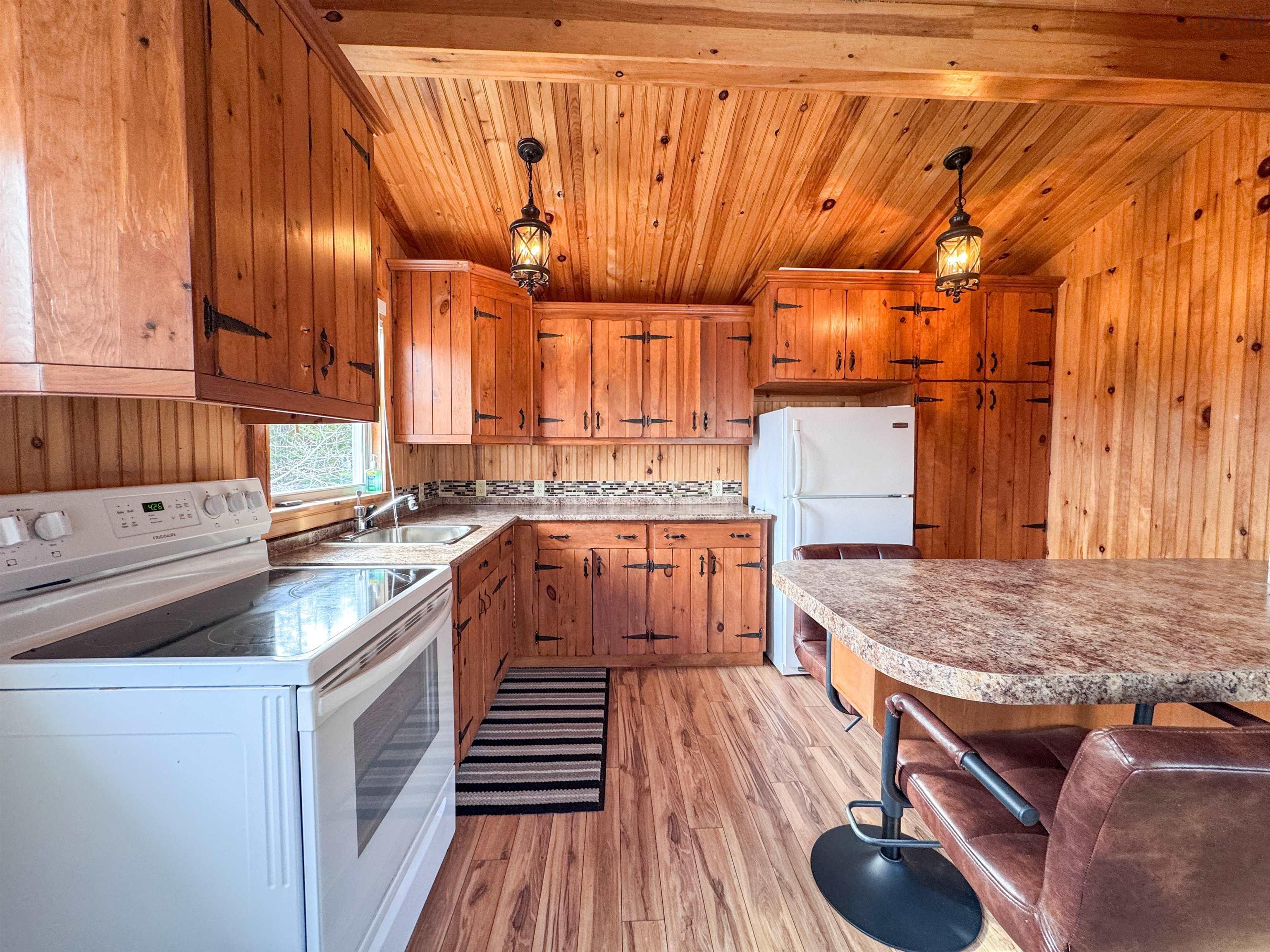 $629,000.00: 9430 Highway 7, Stillwater