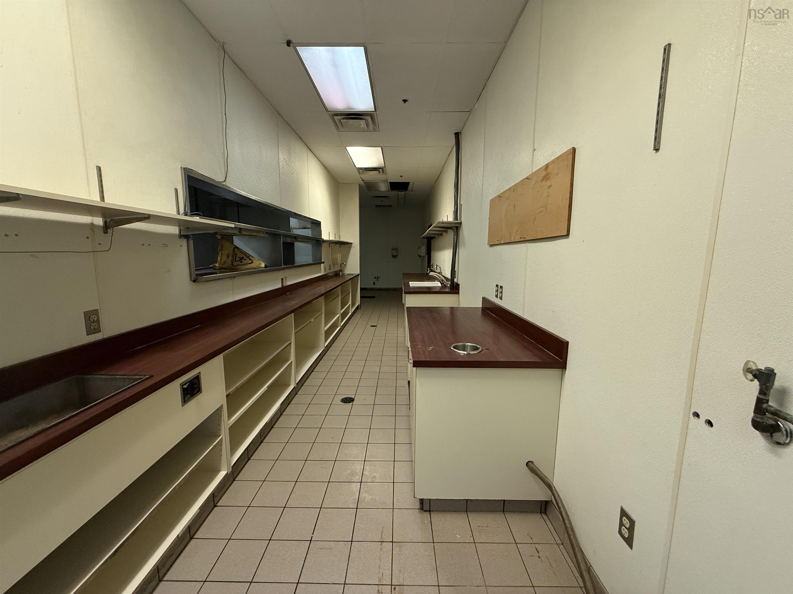 $1.00: 5494 Prospect Road, New Minas