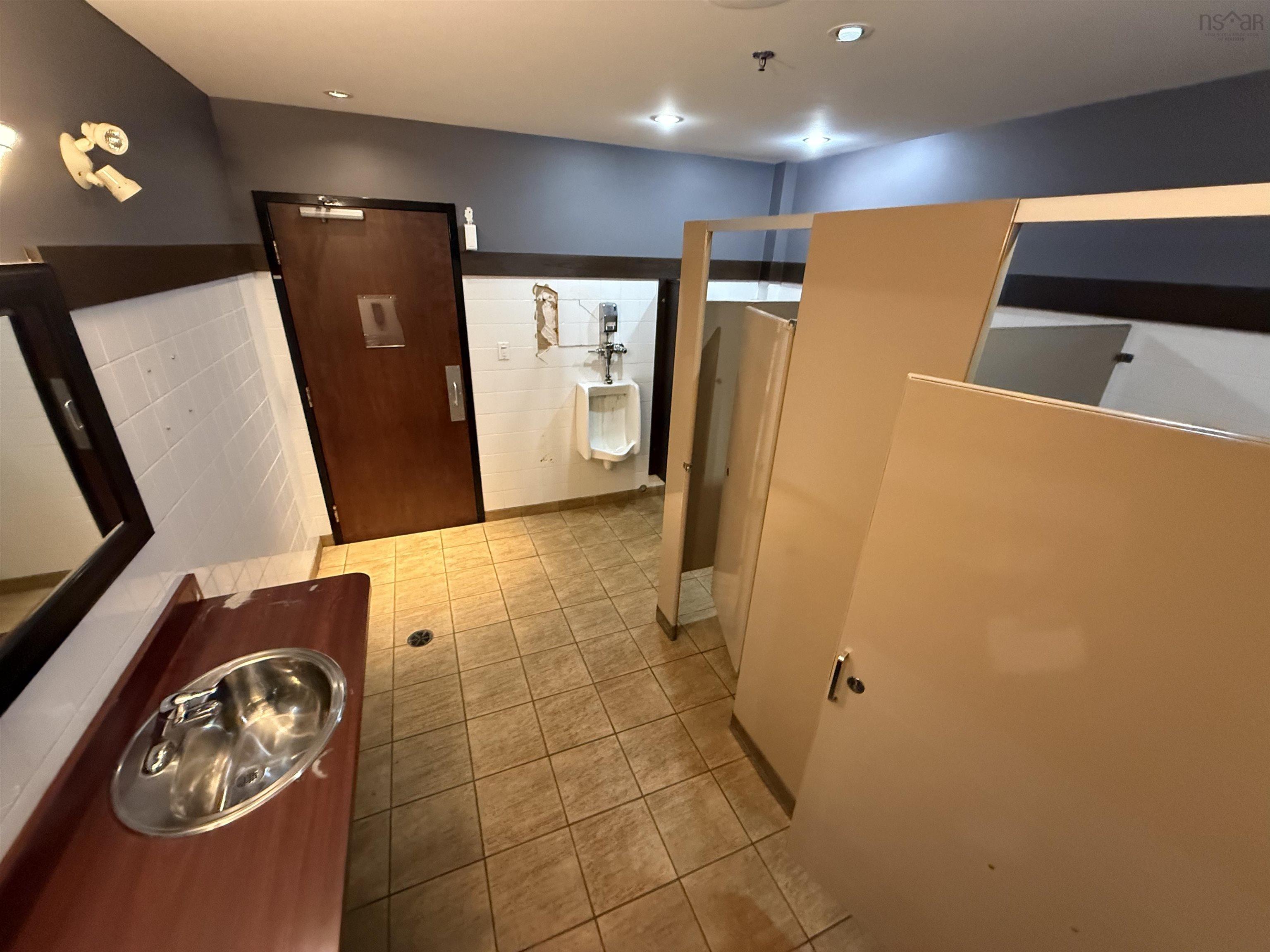 $1.00: 5494 Prospect Road, New Minas