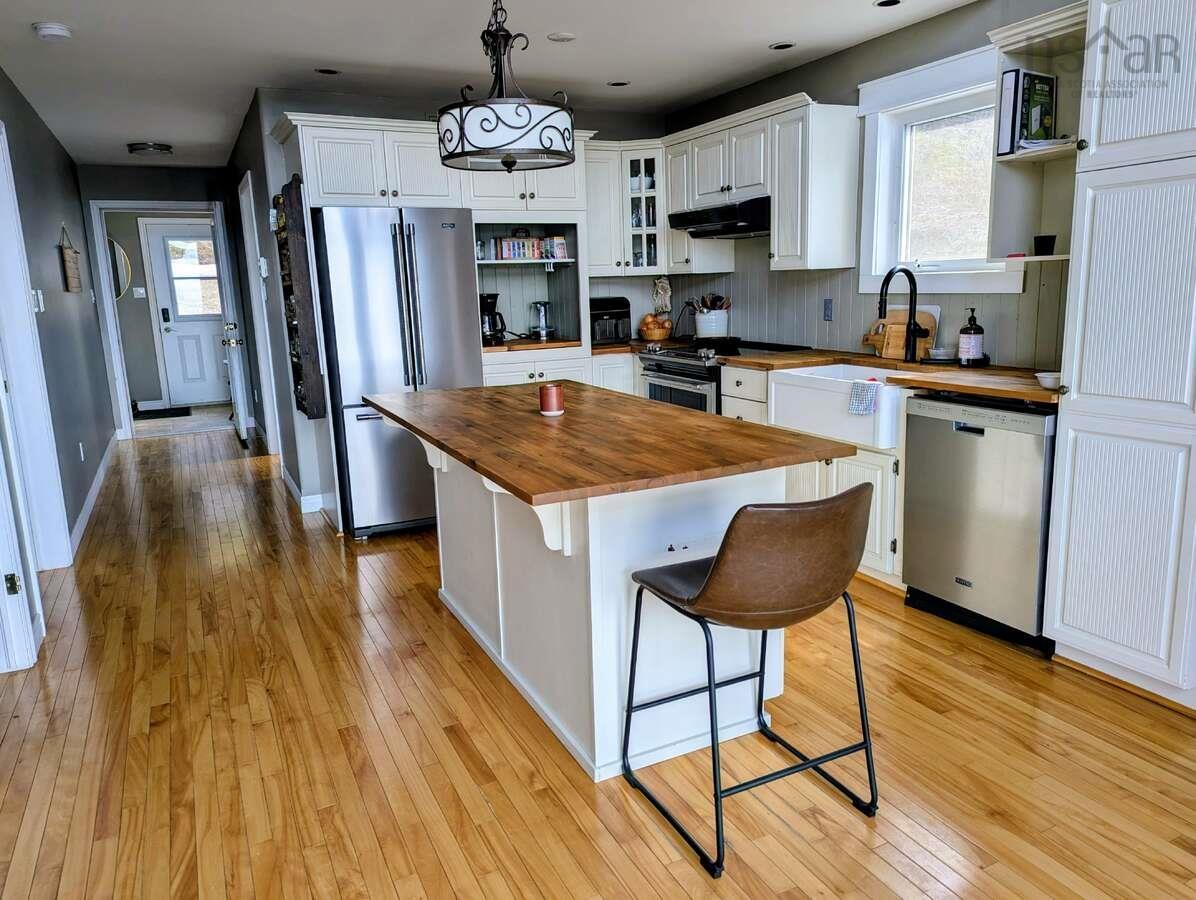 $519,000.00: 368 Lakeshore Drive, Irish Cove