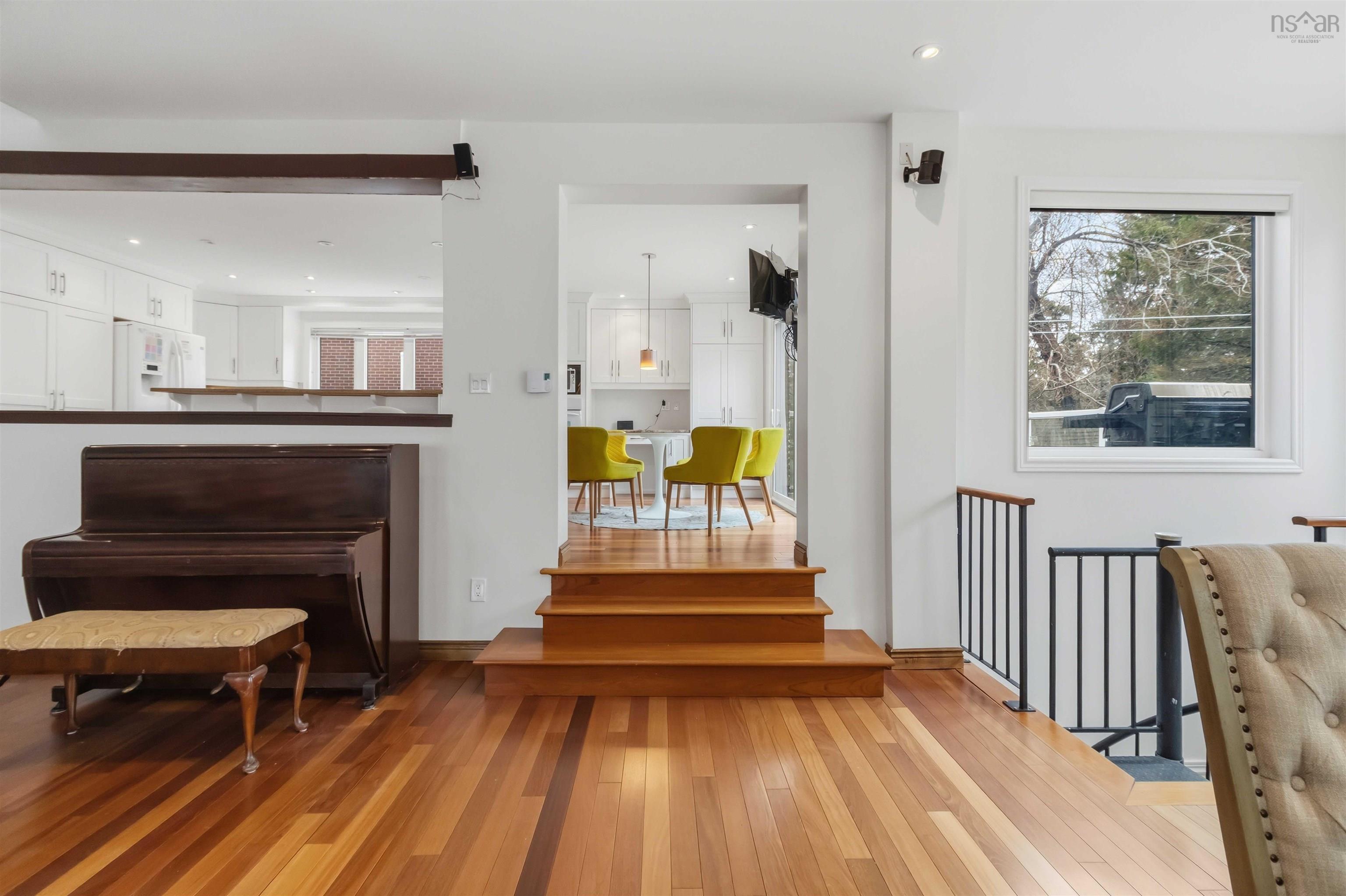 $949,900.00: 11 Wheatstone Heights, Dartmouth