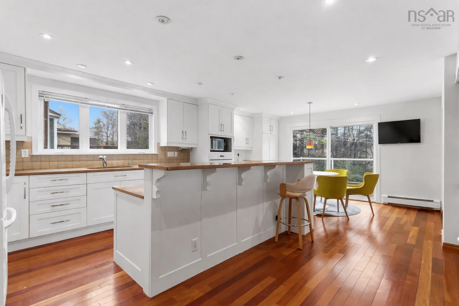 $949,900.00: 11 Wheatstone Heights, Dartmouth