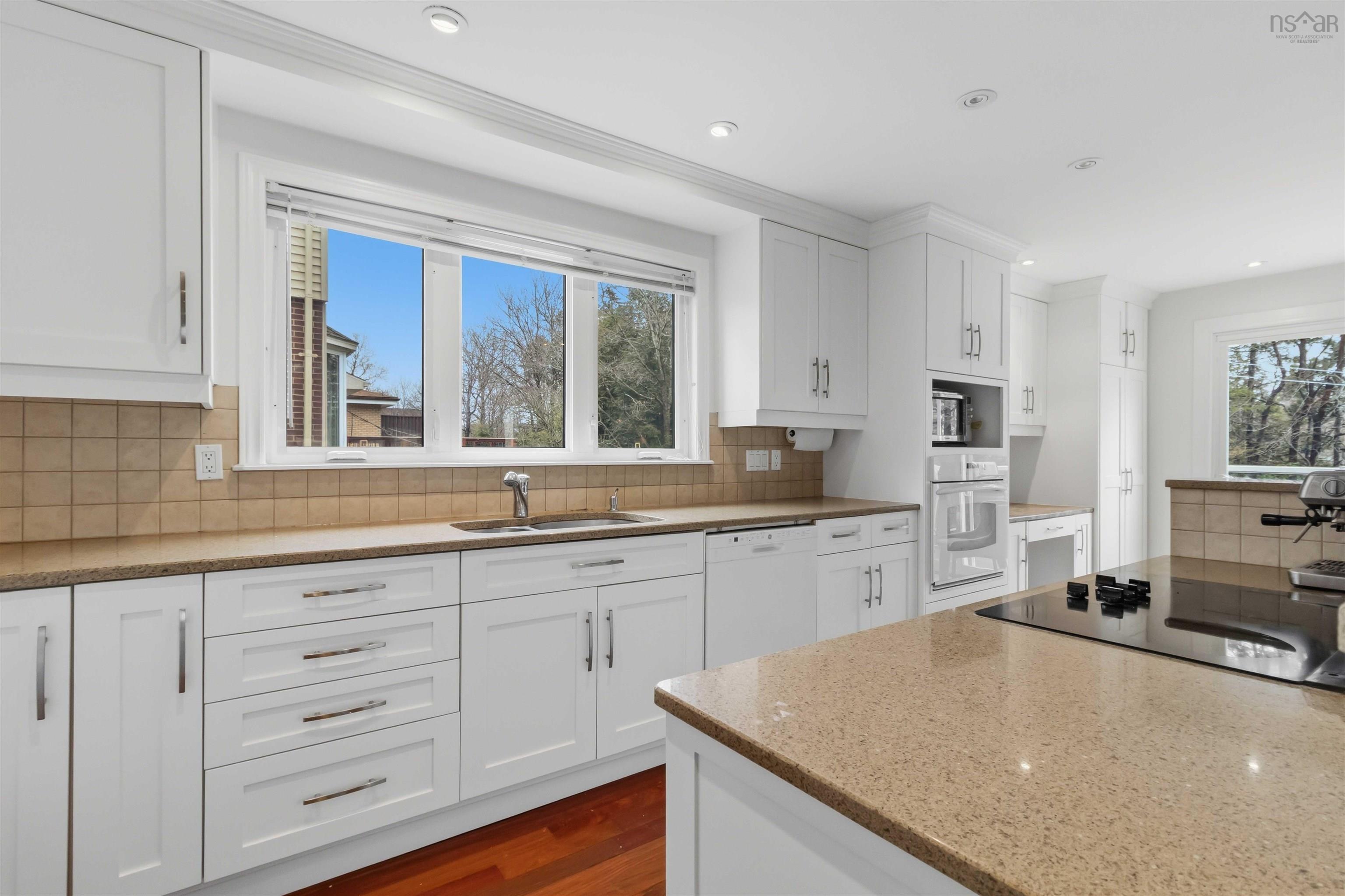 $949,900.00: 11 Wheatstone Heights, Dartmouth