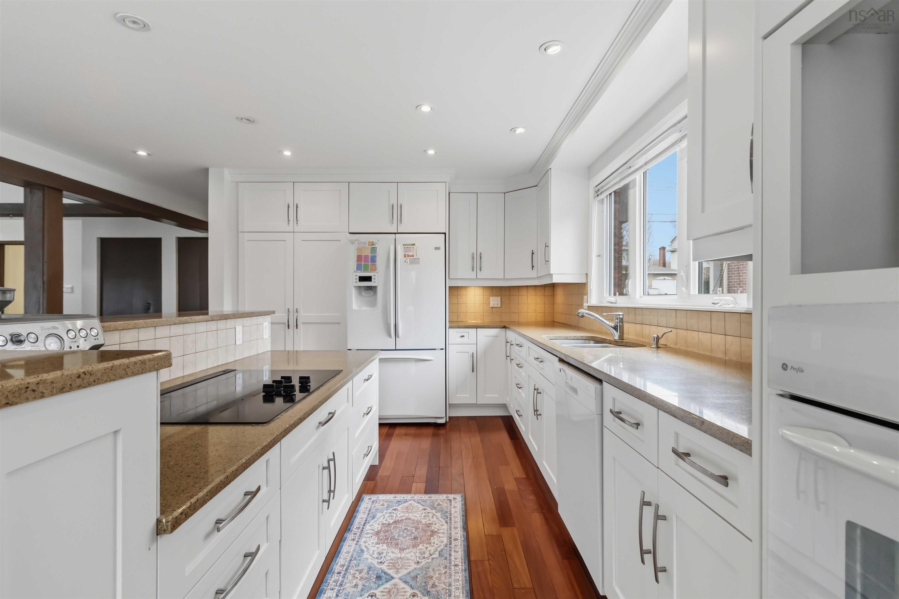 $949,900.00: 11 Wheatstone Heights, Dartmouth