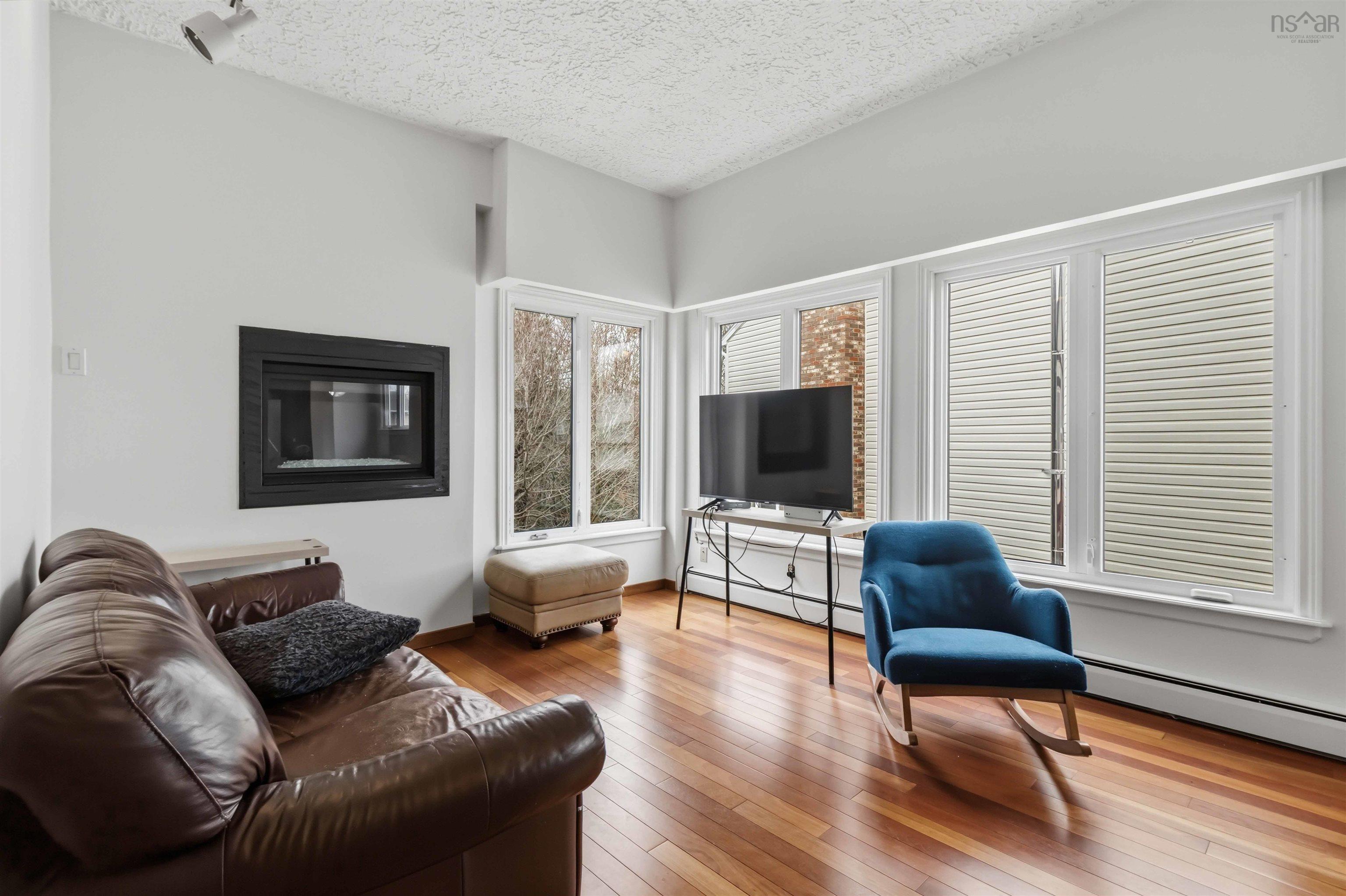 $949,900.00: 11 Wheatstone Heights, Dartmouth