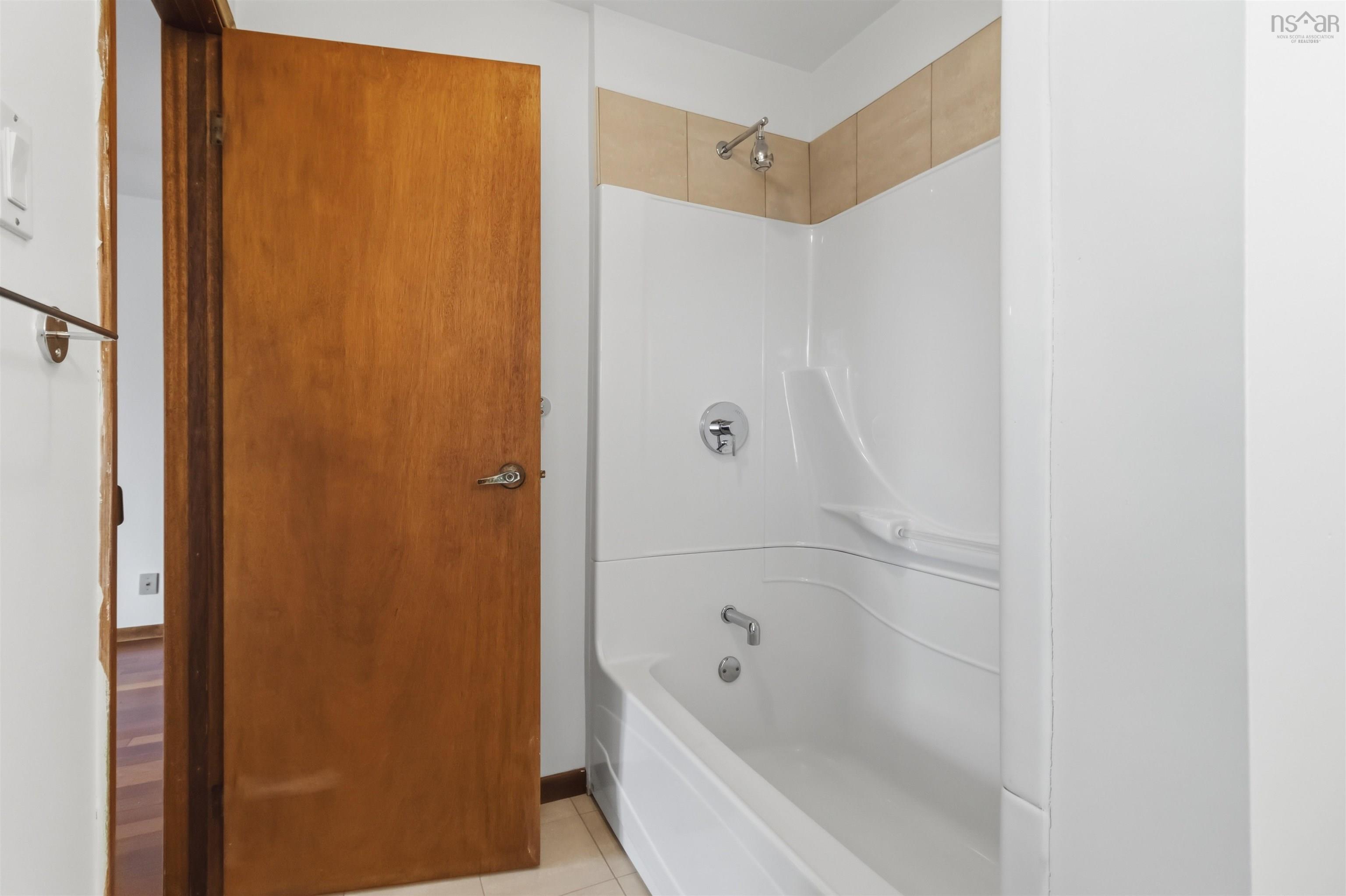 $949,900.00: 11 Wheatstone Heights, Dartmouth