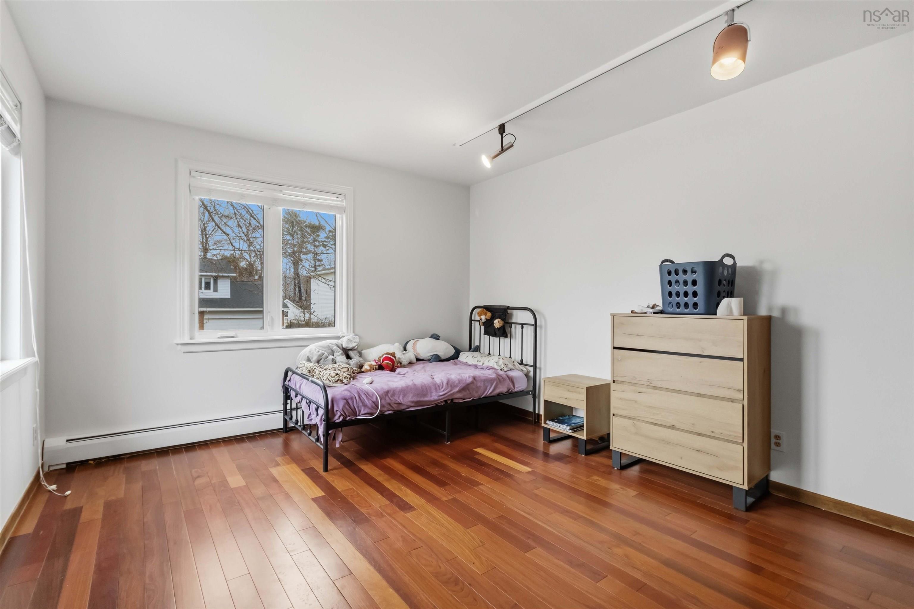 $949,900.00: 11 Wheatstone Heights, Dartmouth