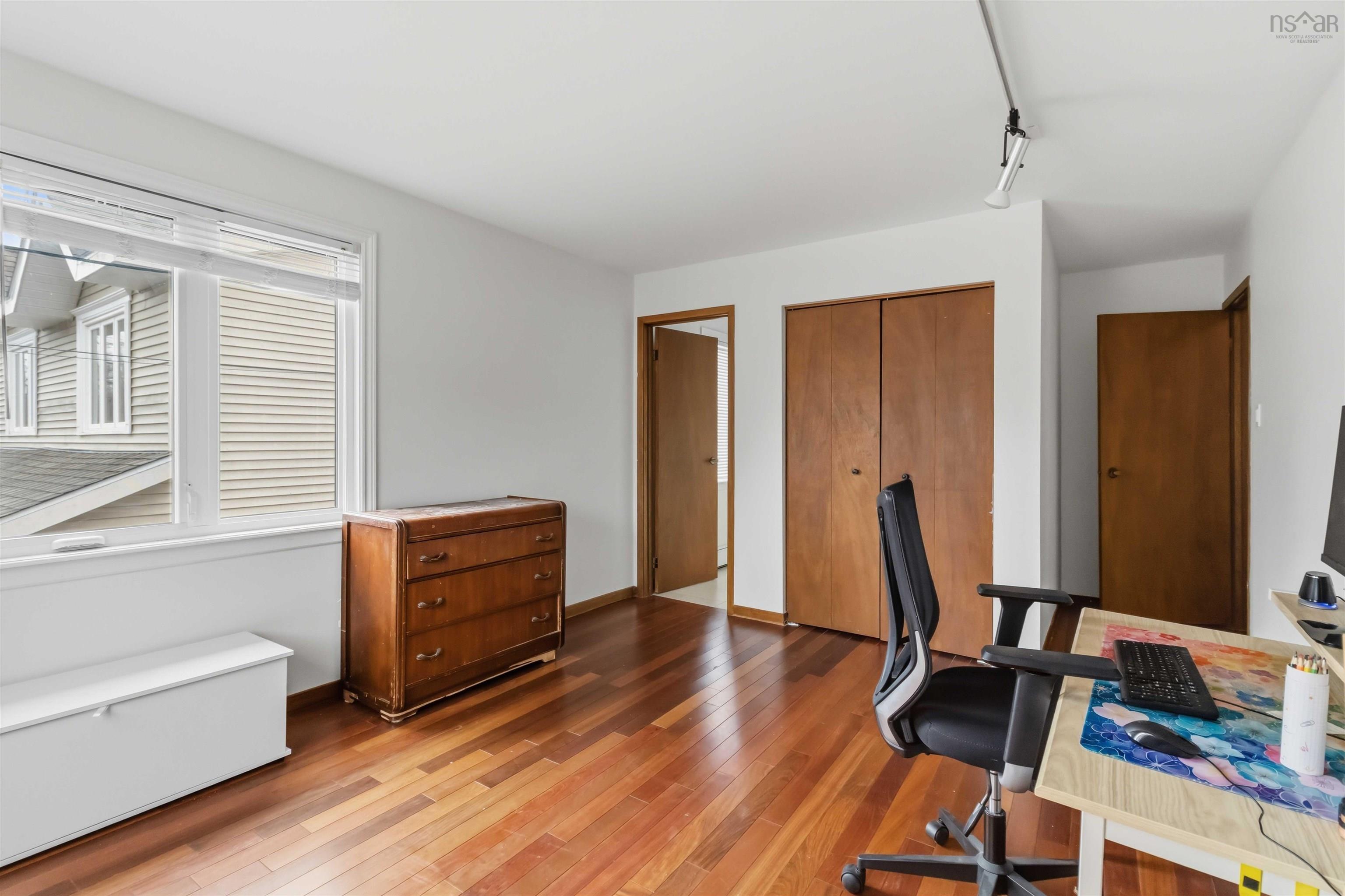 $949,900.00: 11 Wheatstone Heights, Dartmouth