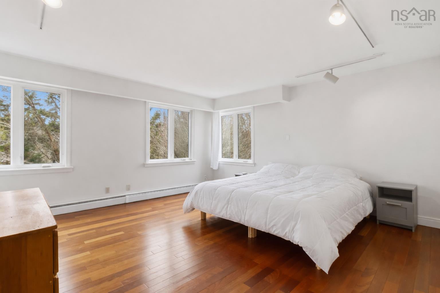 $949,900.00: 11 Wheatstone Heights, Dartmouth