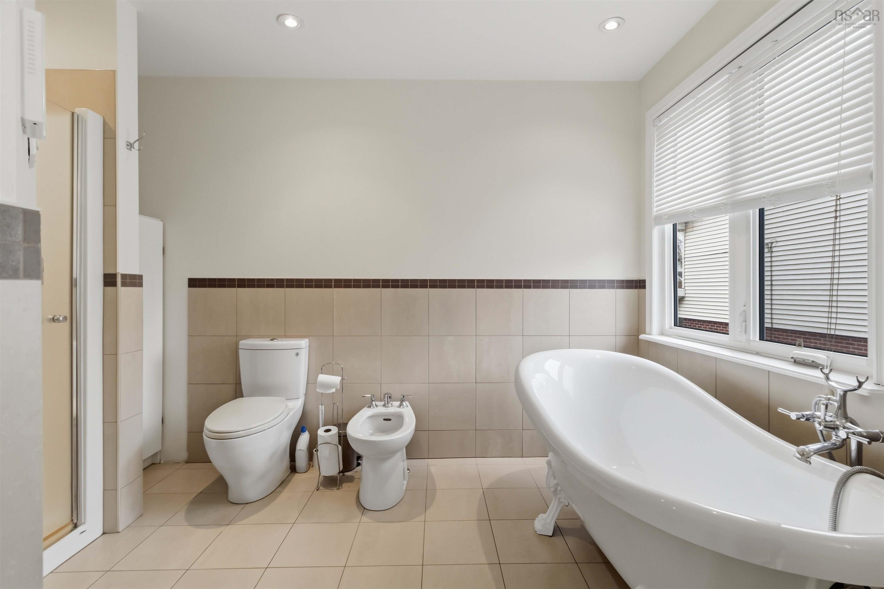 $949,900.00: 11 Wheatstone Heights, Dartmouth