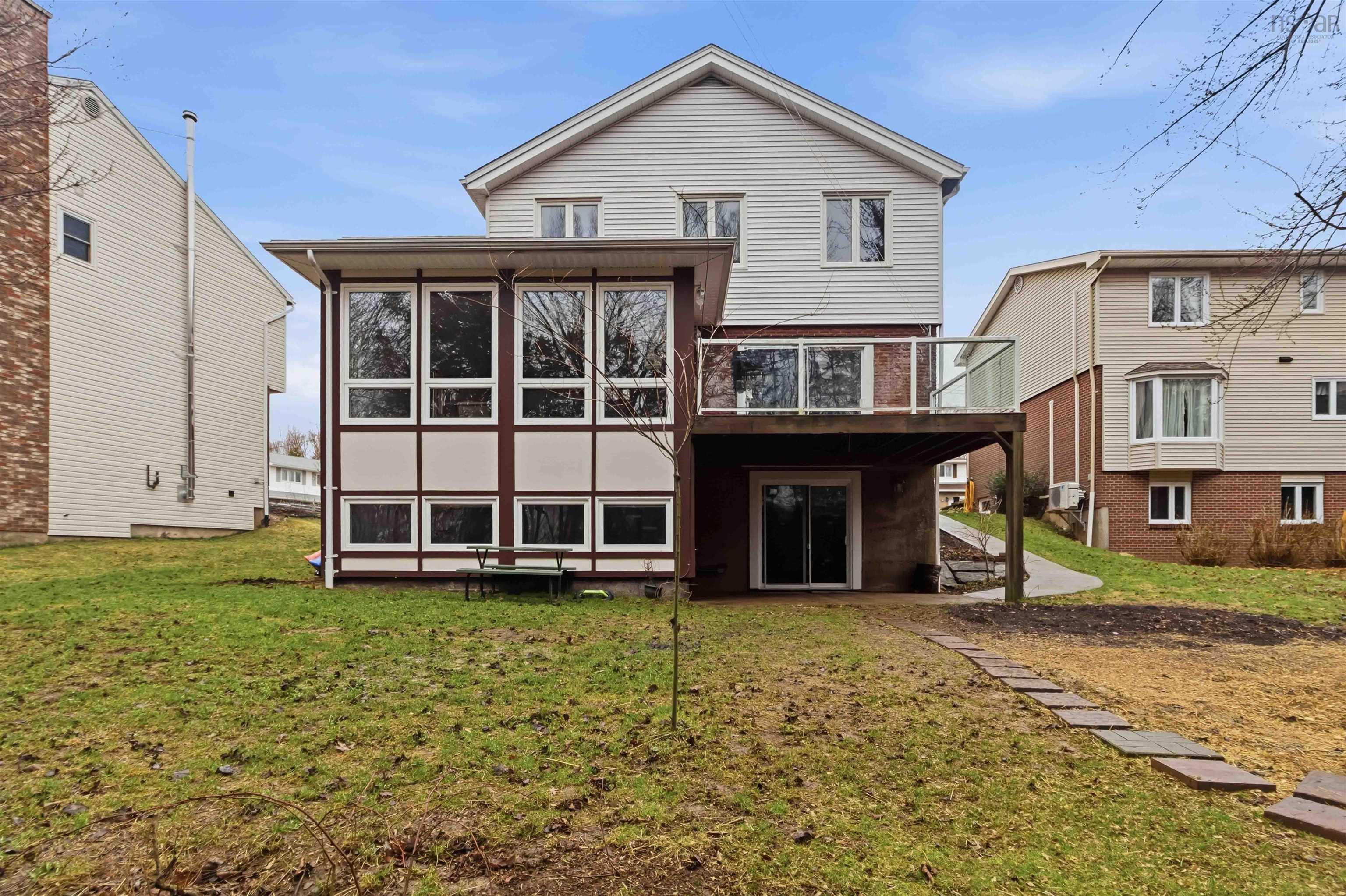 $949,900.00: 11 Wheatstone Heights, Dartmouth