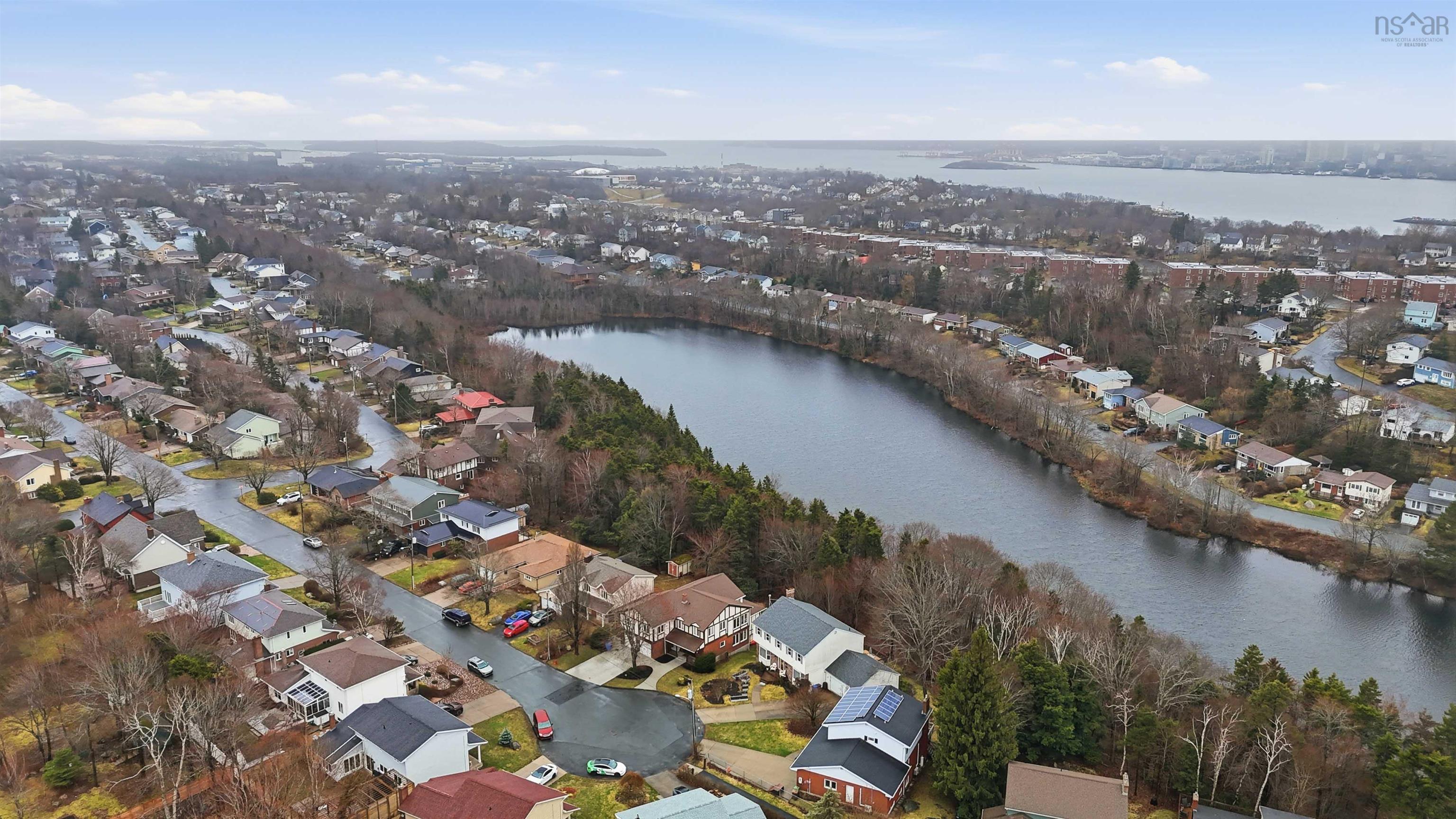 $949,900.00: 11 Wheatstone Heights, Dartmouth