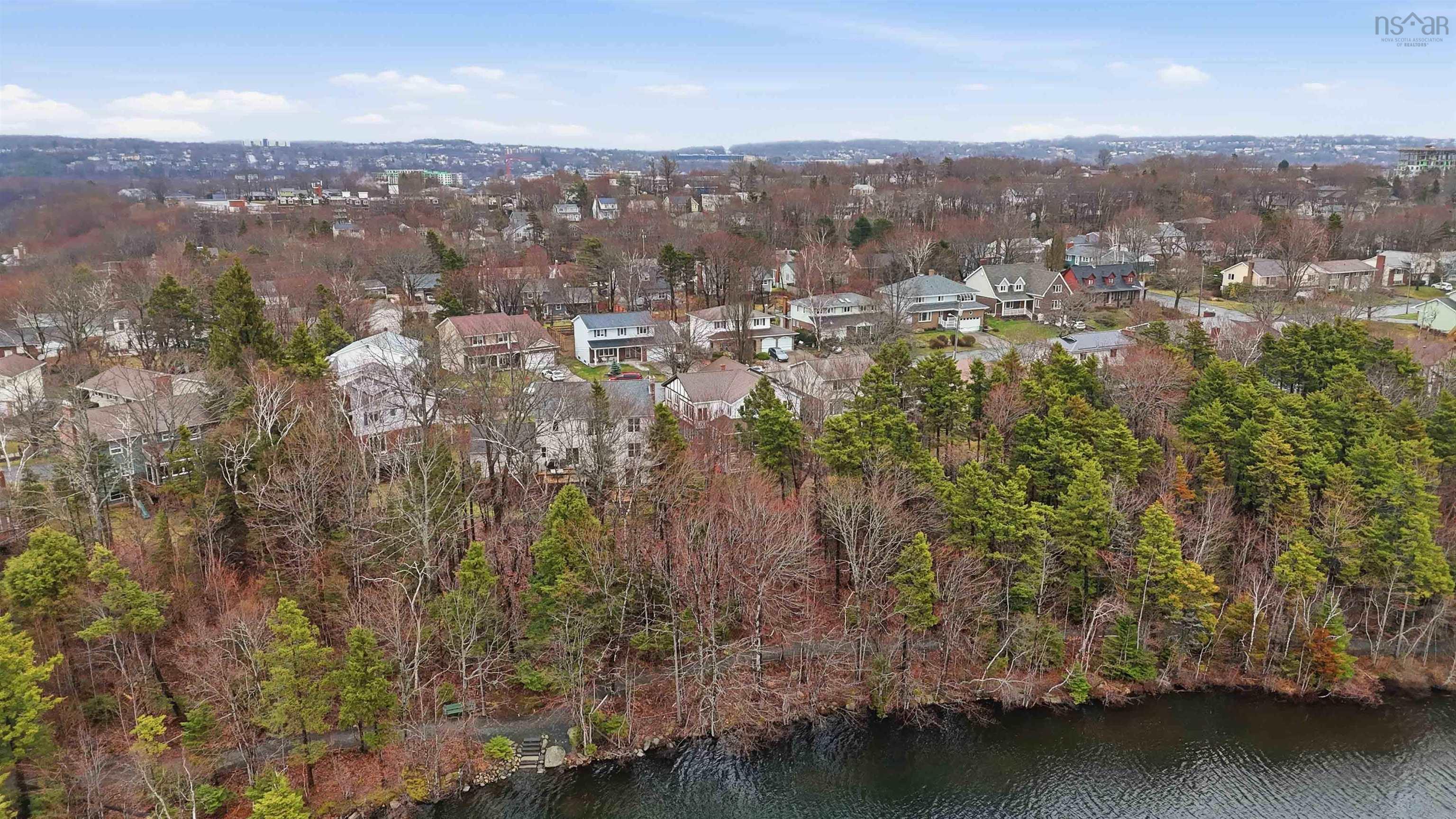 $949,900.00: 11 Wheatstone Heights, Dartmouth