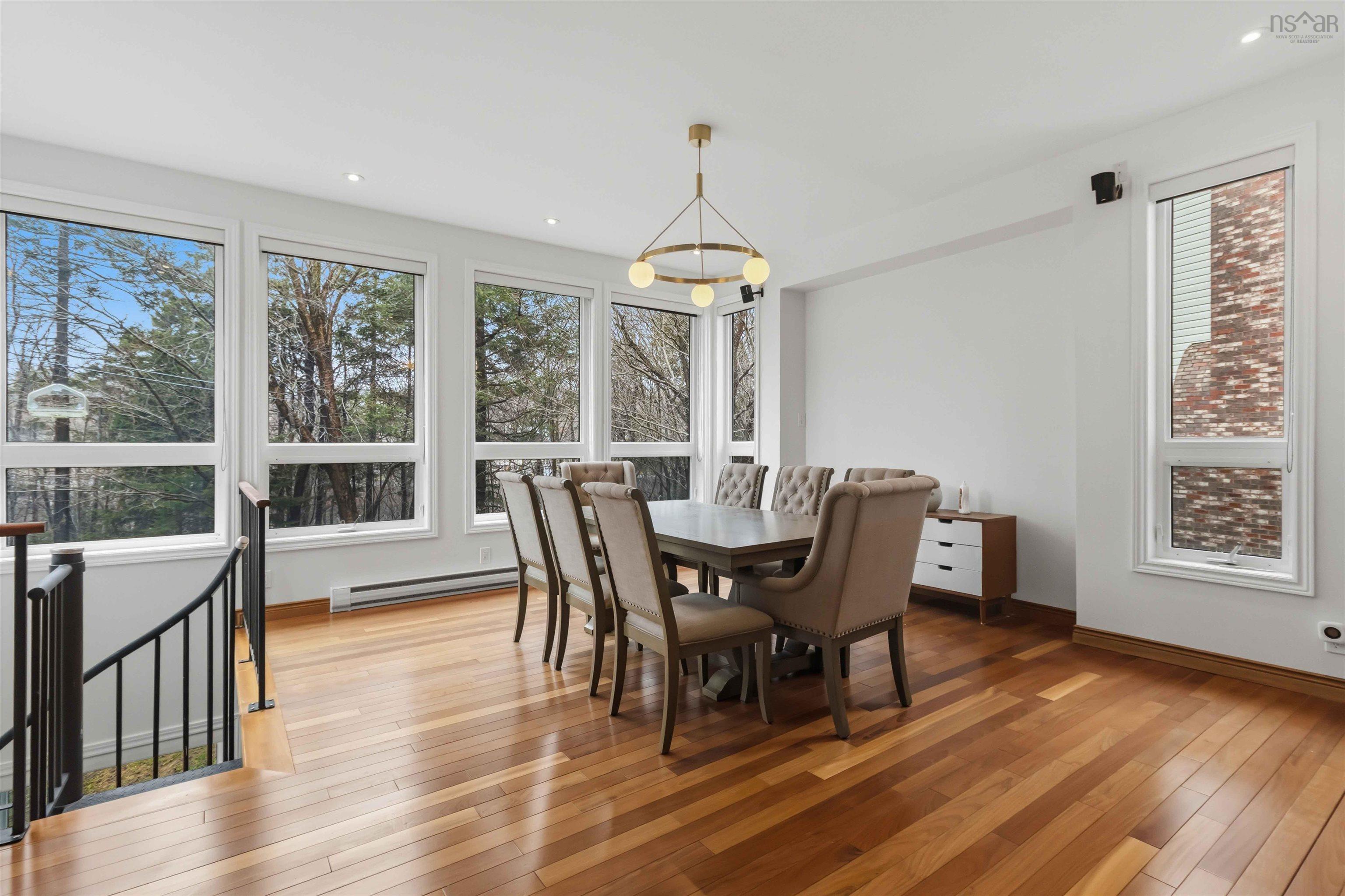 $949,900.00: 11 Wheatstone Heights, Dartmouth