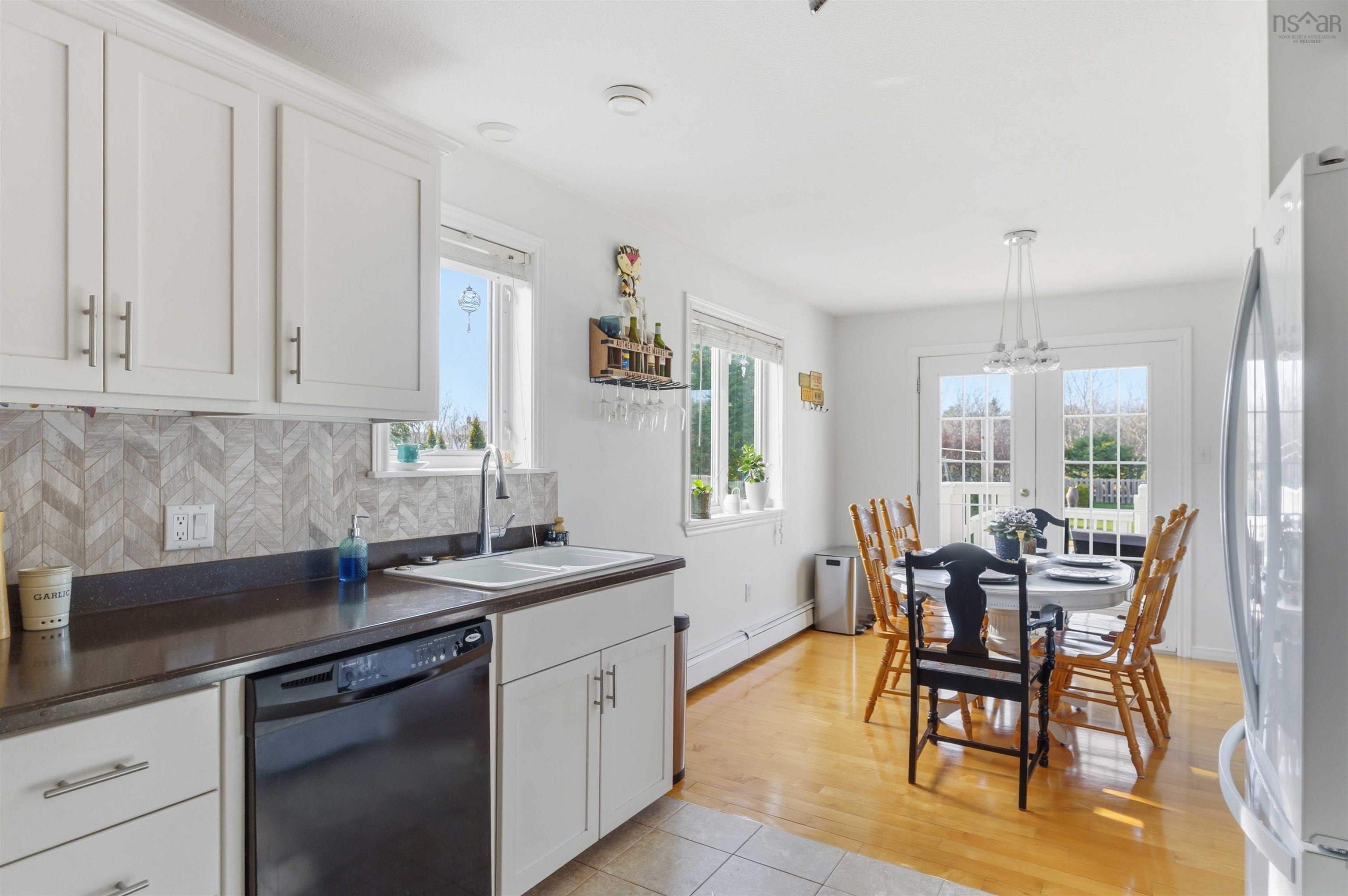 $559,900.00: 24 Rivercrest Lane, Greenwood