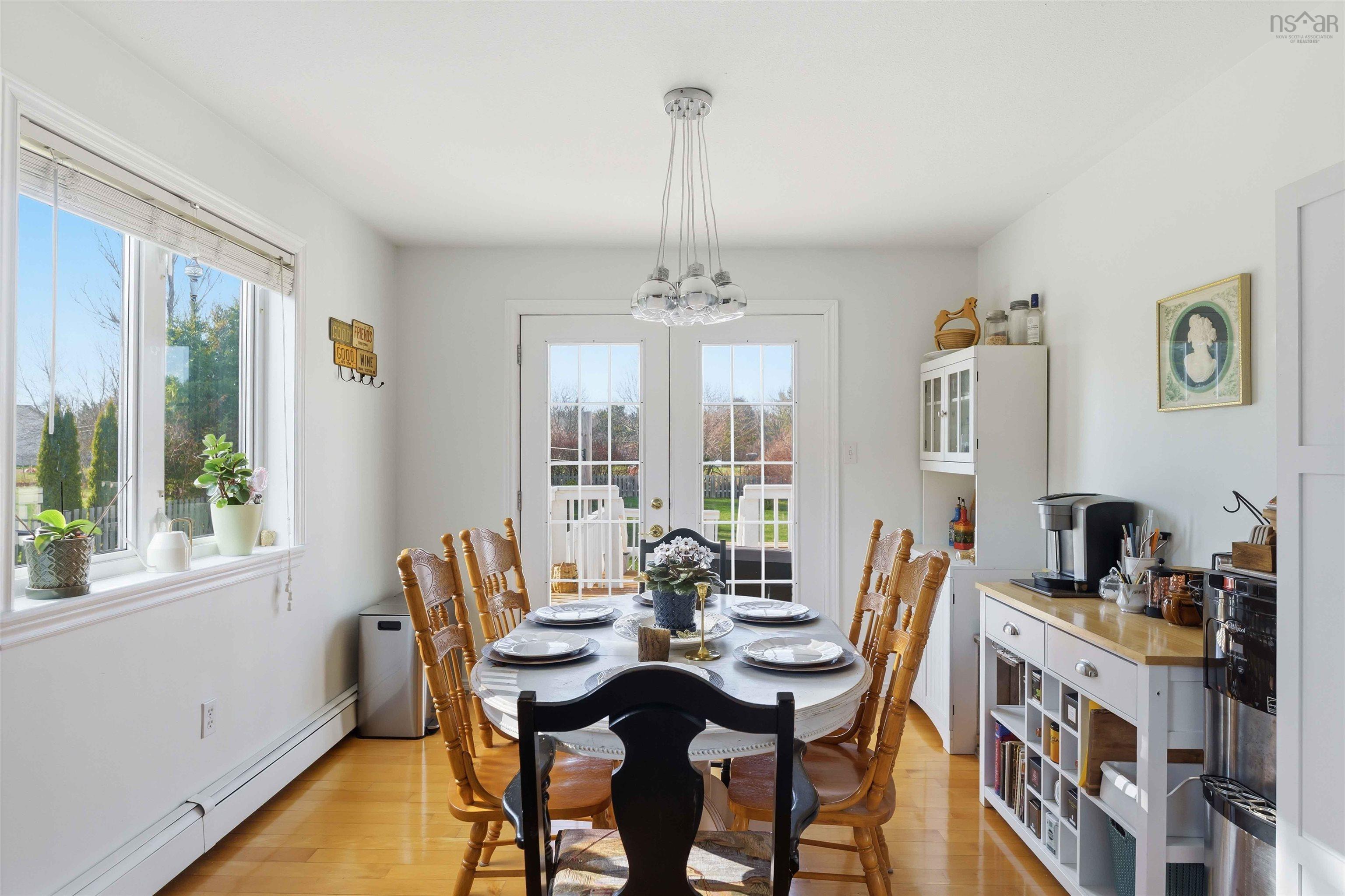 $559,900.00: 24 Rivercrest Lane, Greenwood