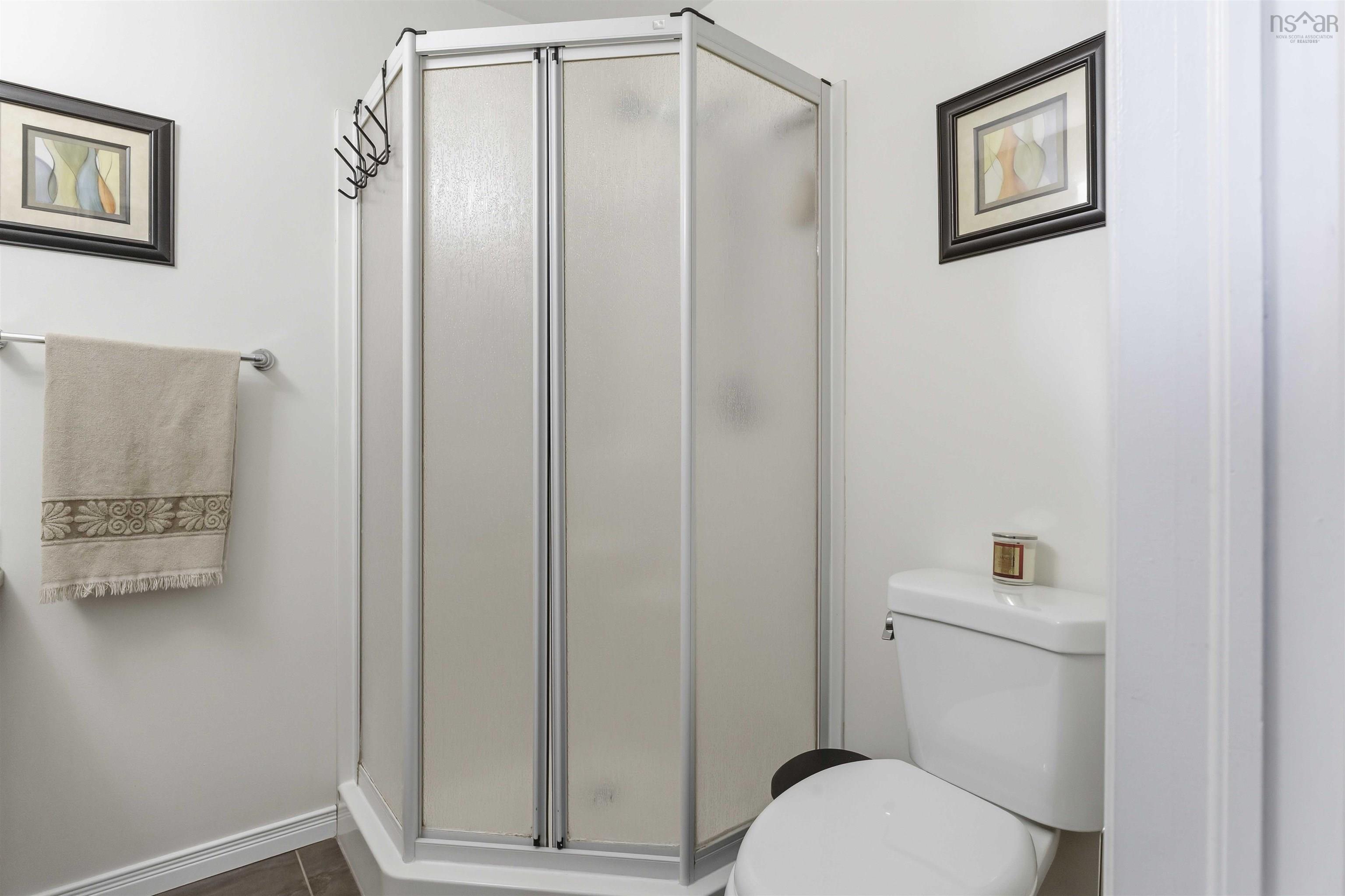 $559,900.00: 24 Rivercrest Lane, Greenwood