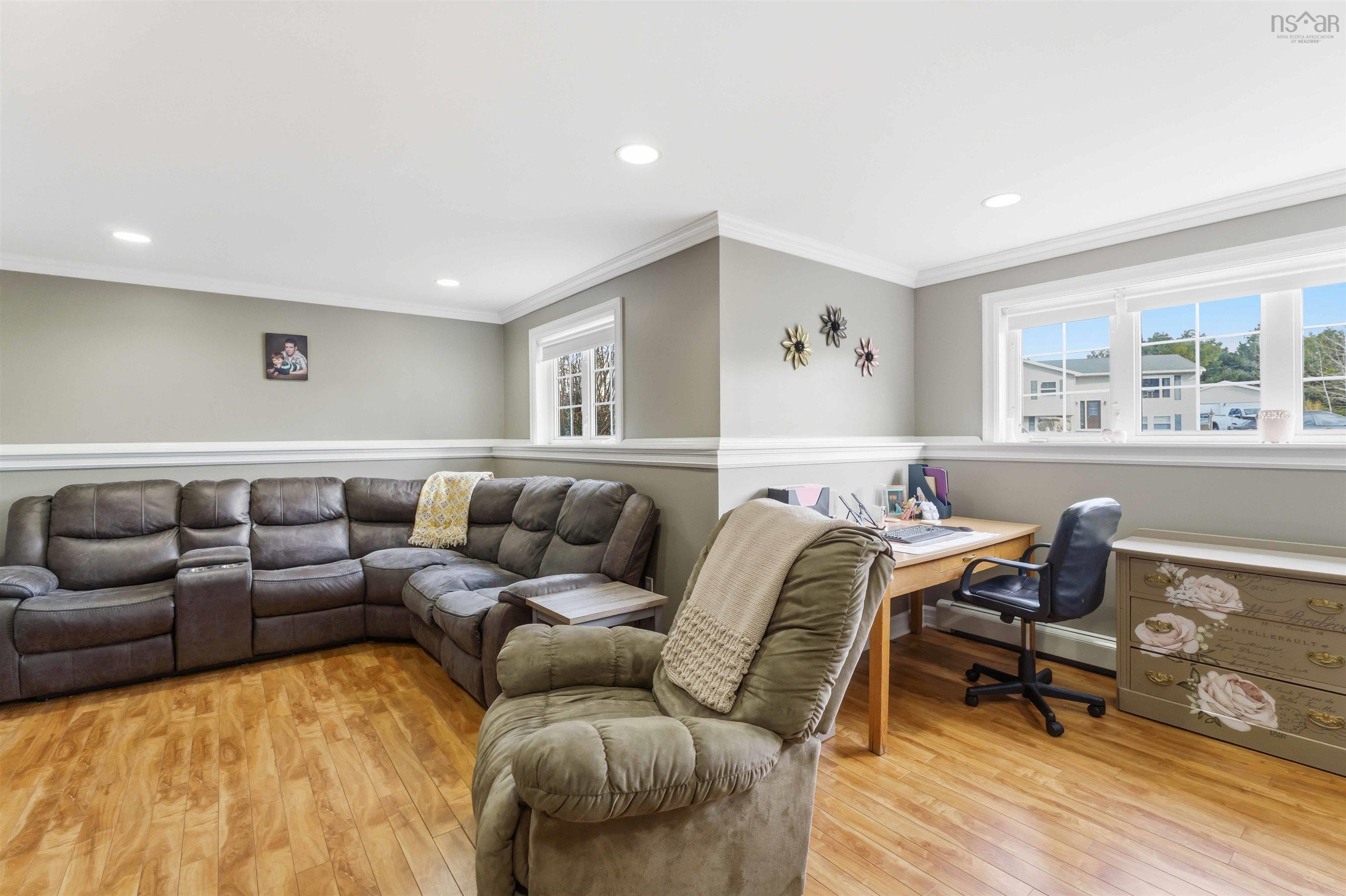 $559,900.00: 24 Rivercrest Lane, Greenwood