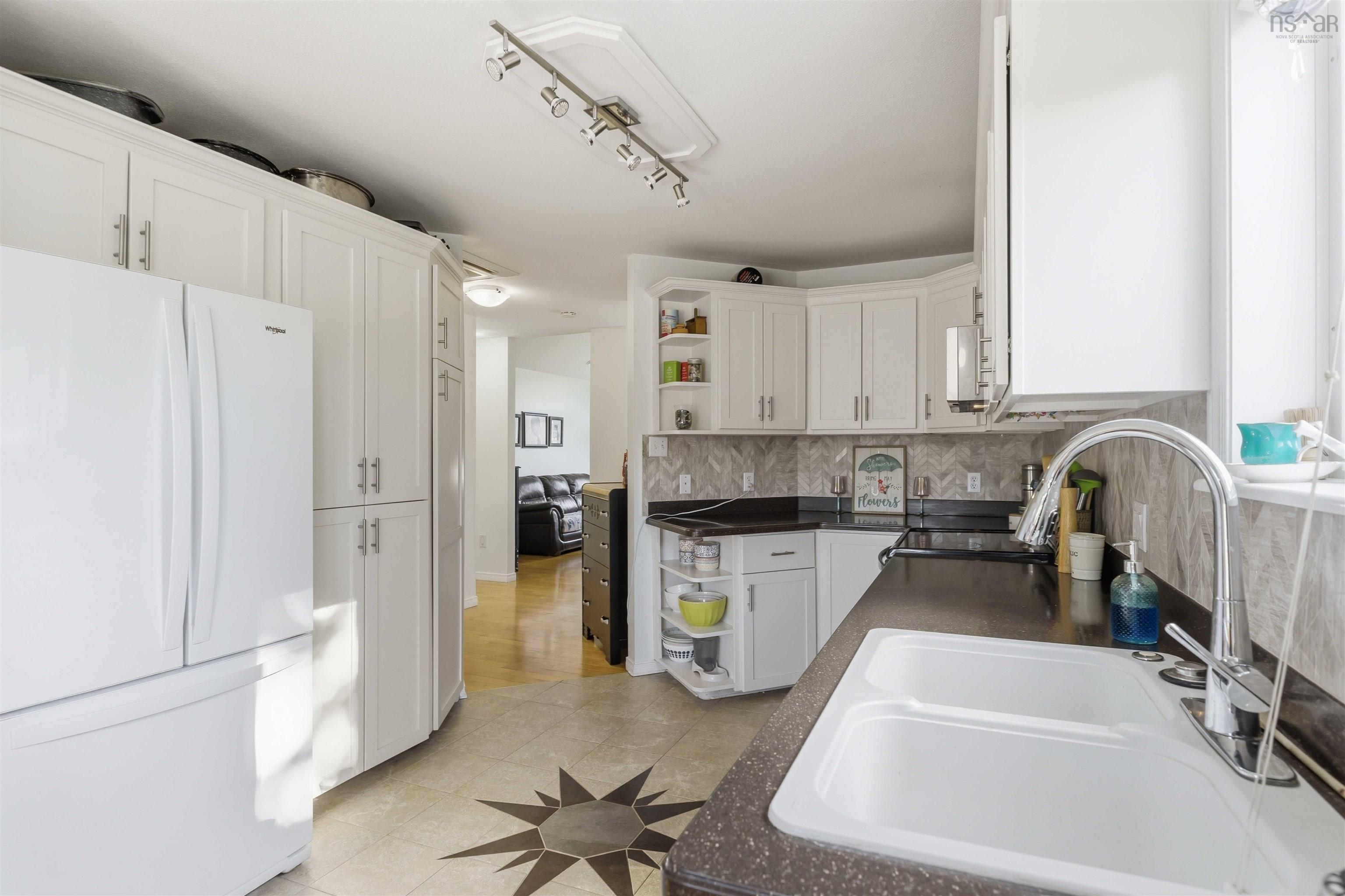 $559,900.00: 24 Rivercrest Lane, Greenwood