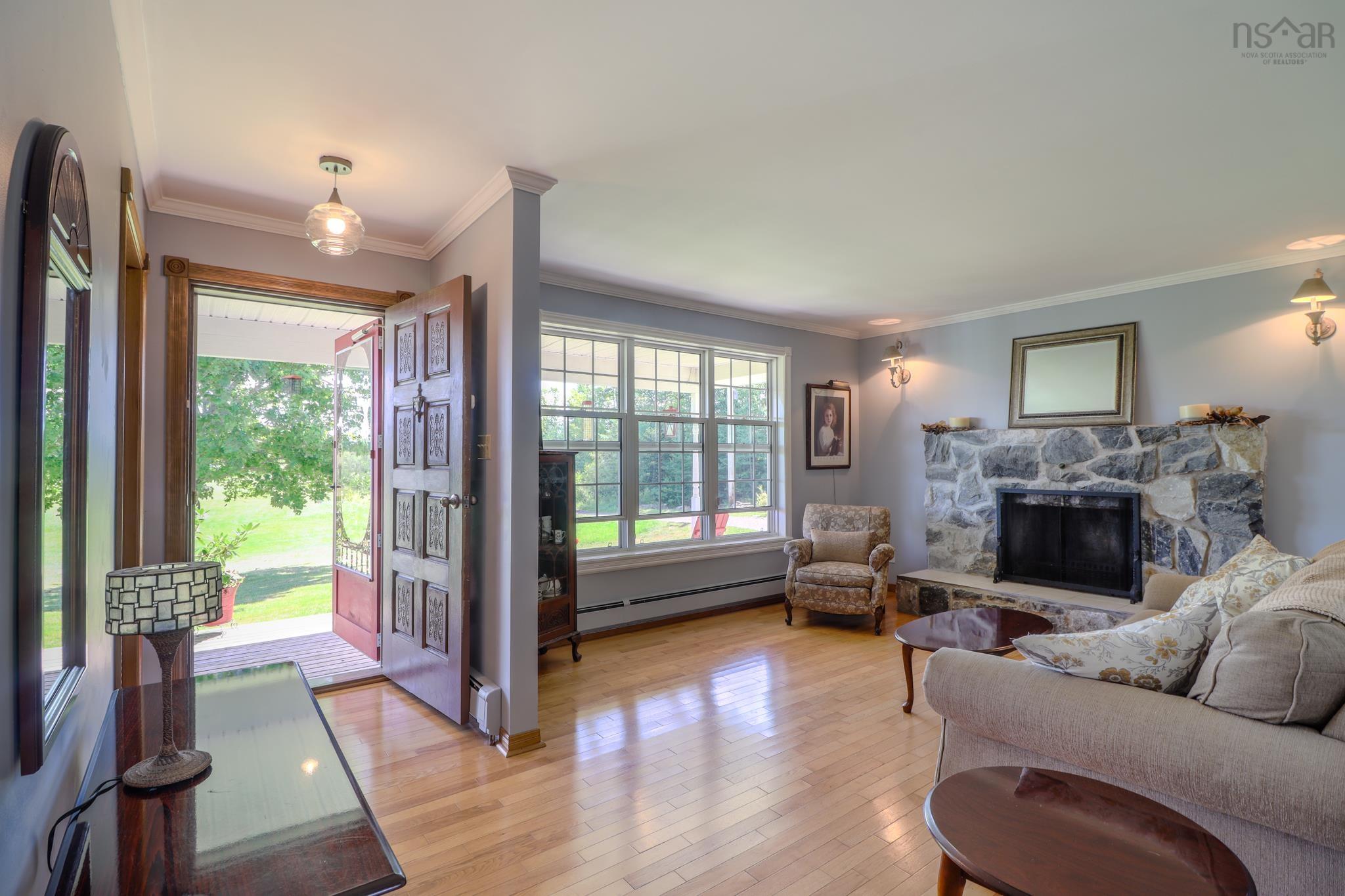 $389,000.00: 482 Intervale Road, Rock Elm