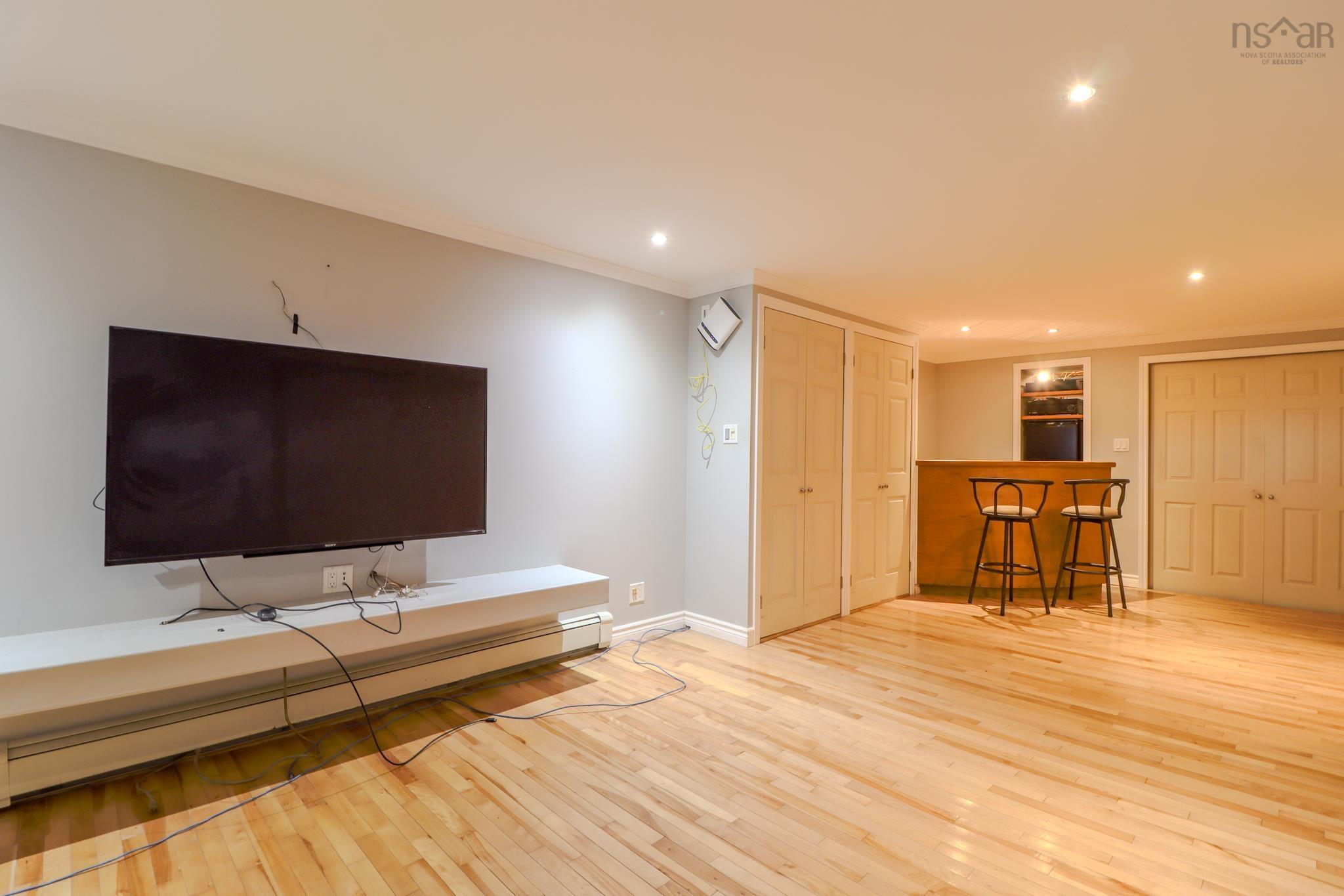 $389,000.00: 482 Intervale Road, Rock Elm