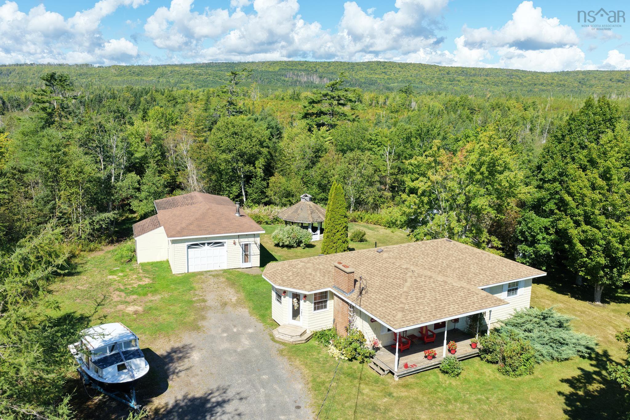 $389,000.00: 482 Intervale Road, Rock Elm