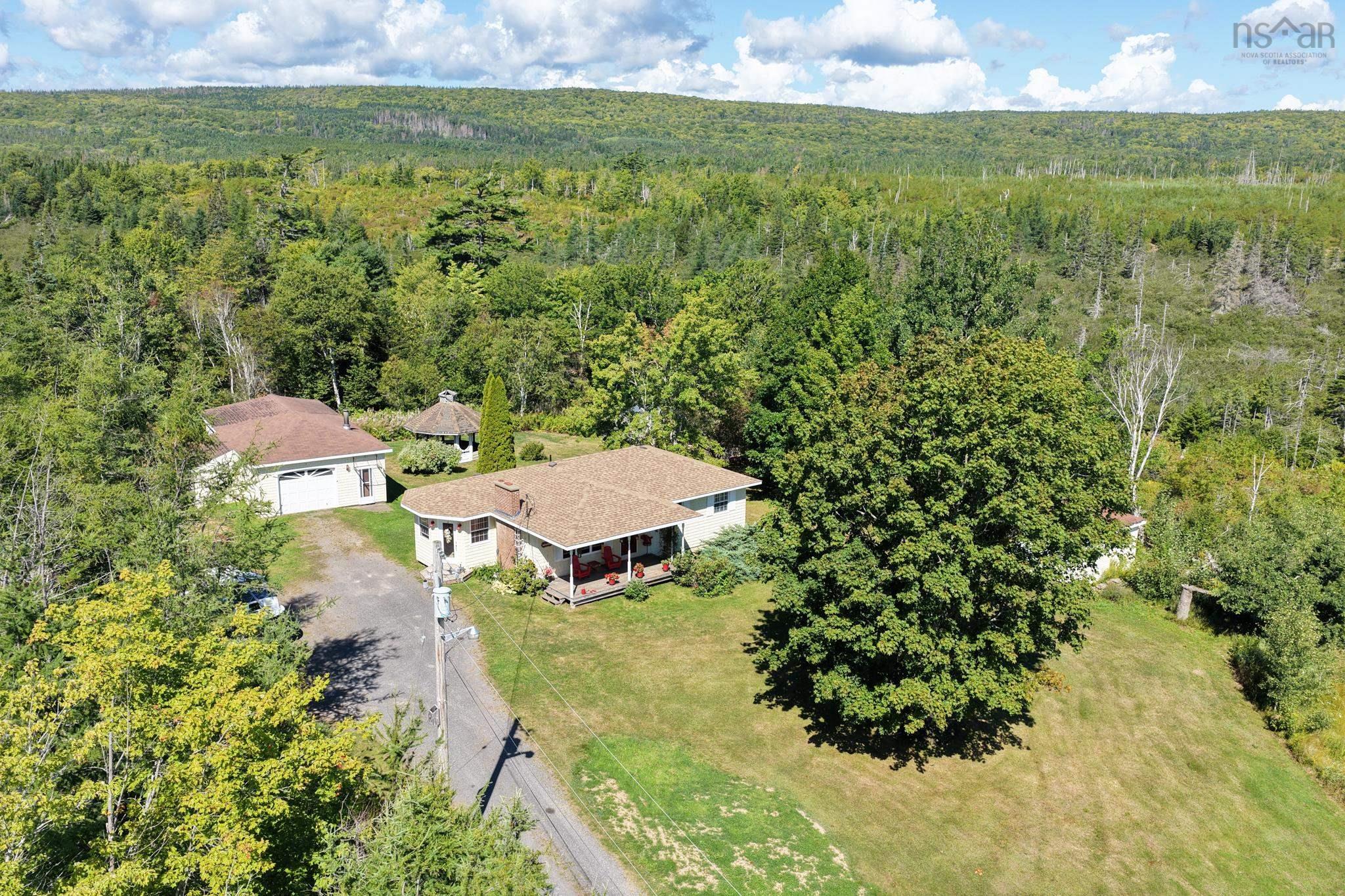 $389,000.00: 482 Intervale Road, Rock Elm