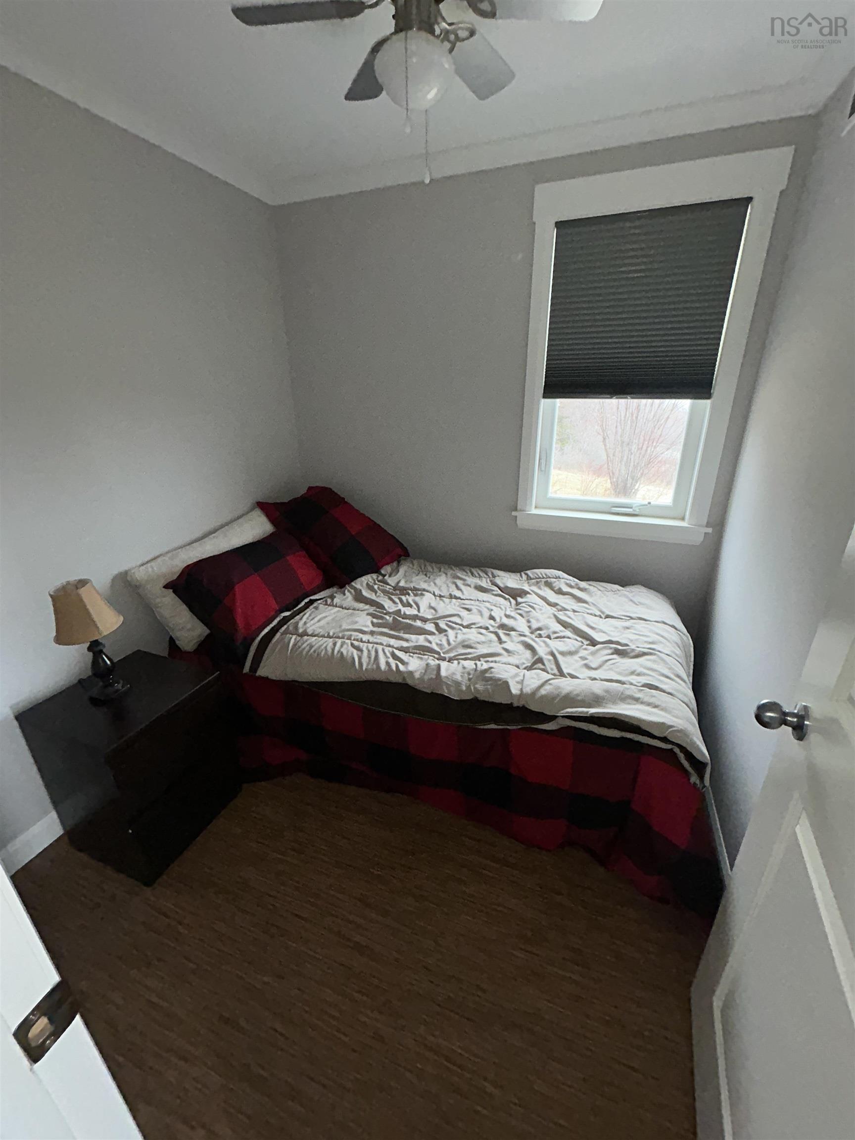 $274,900.00: 5985 Highway 337, Cape George