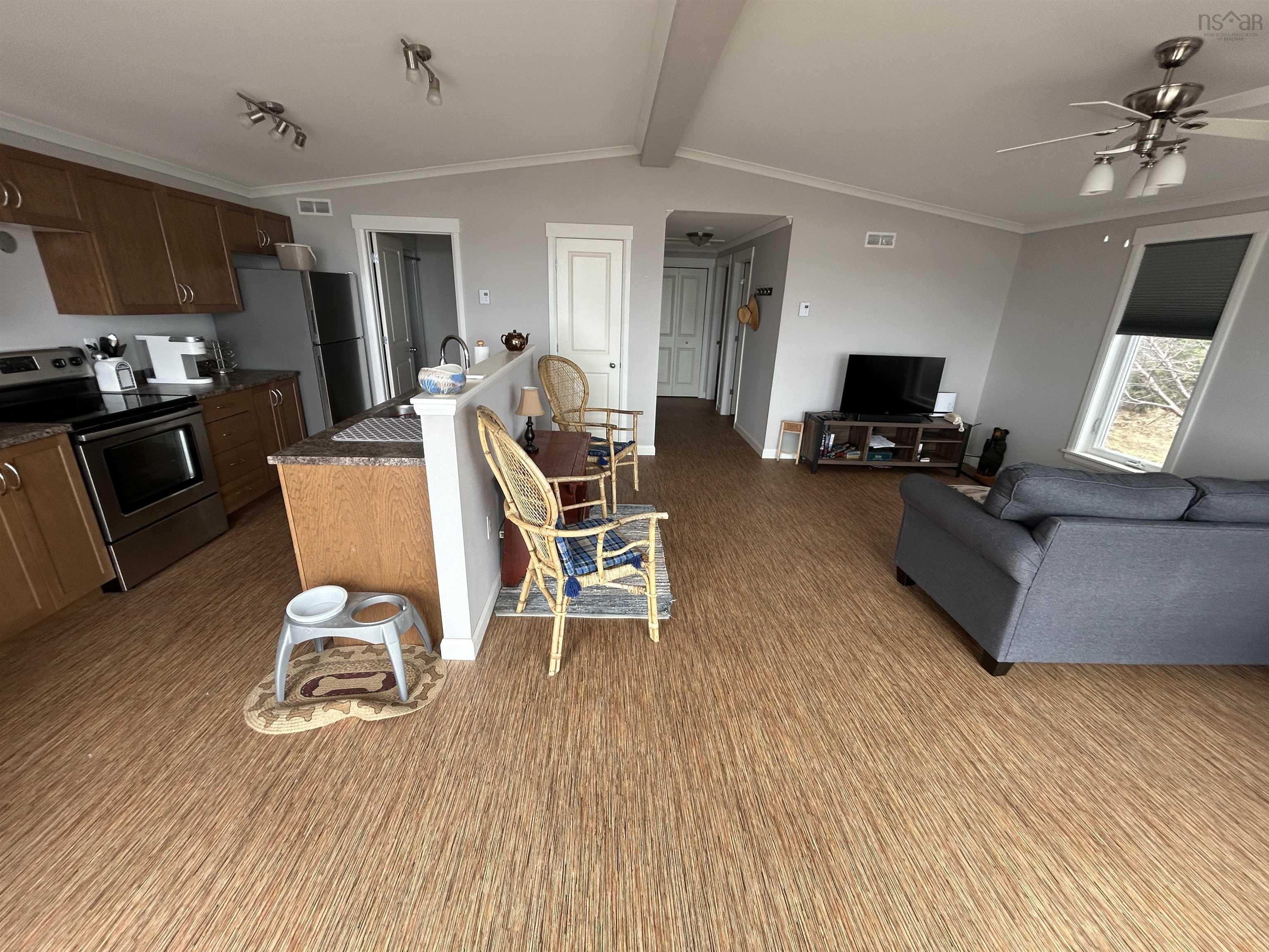 $274,900.00: 5985 Highway 337, Cape George