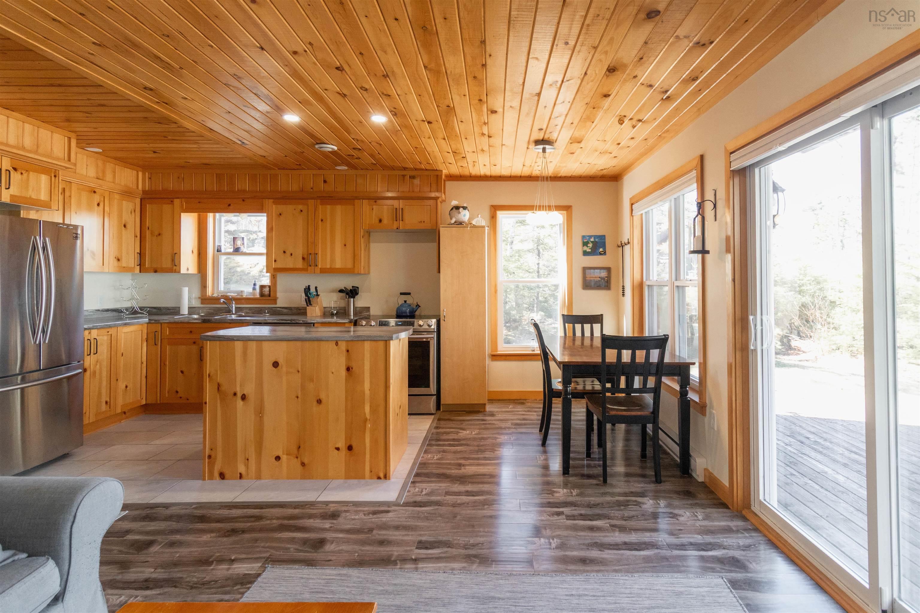 $599,900.00: 3 68 Western Point Lane, Mount Uniacke