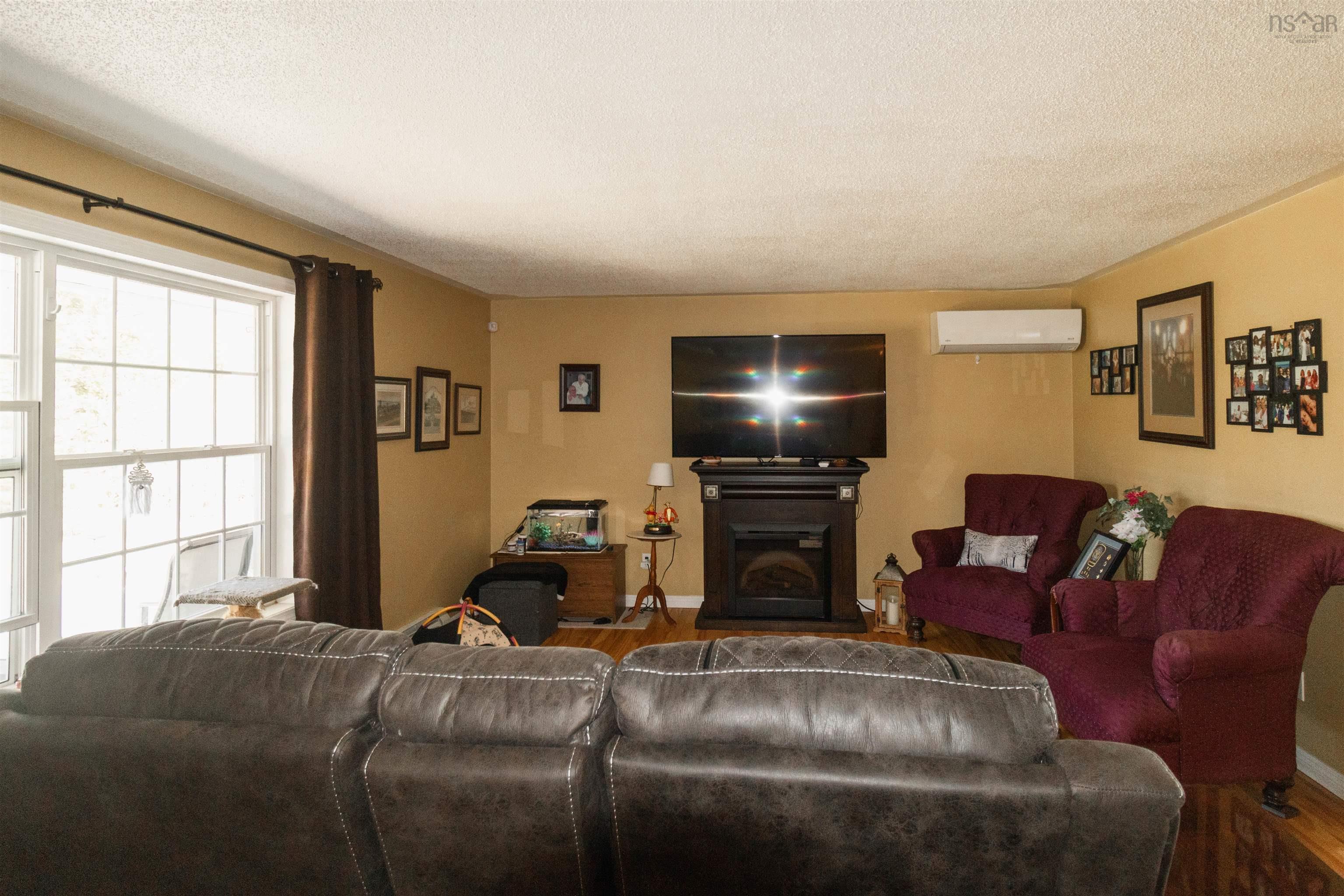 $499,999.00: 1 Rainbow Drive, Mount Uniacke