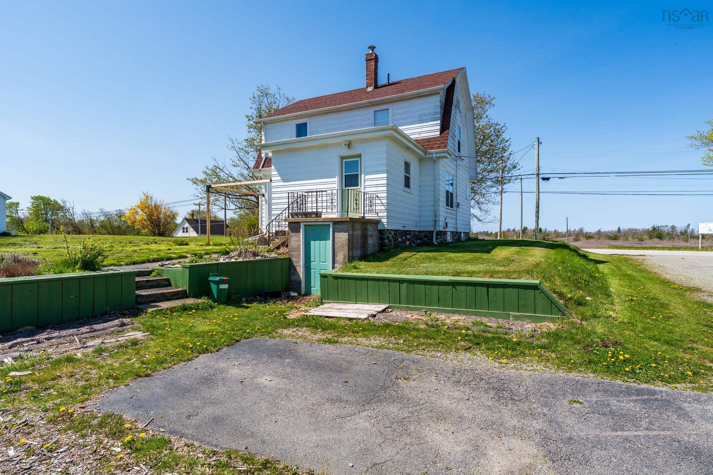 $349,000.00: 8882 Highway 1, Meteghan River