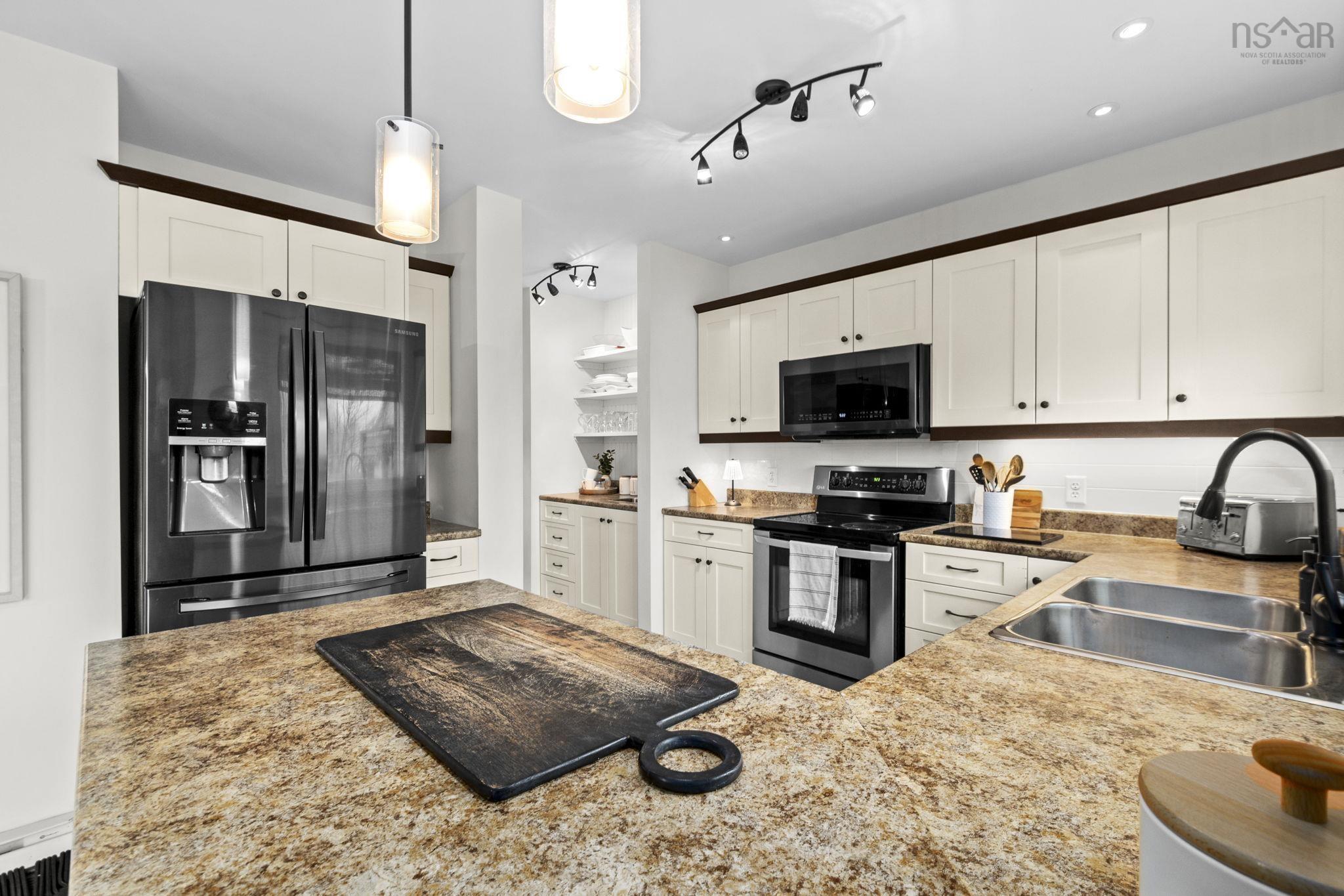 $650,000.00: 124 Beachstone Drive, Spryfield