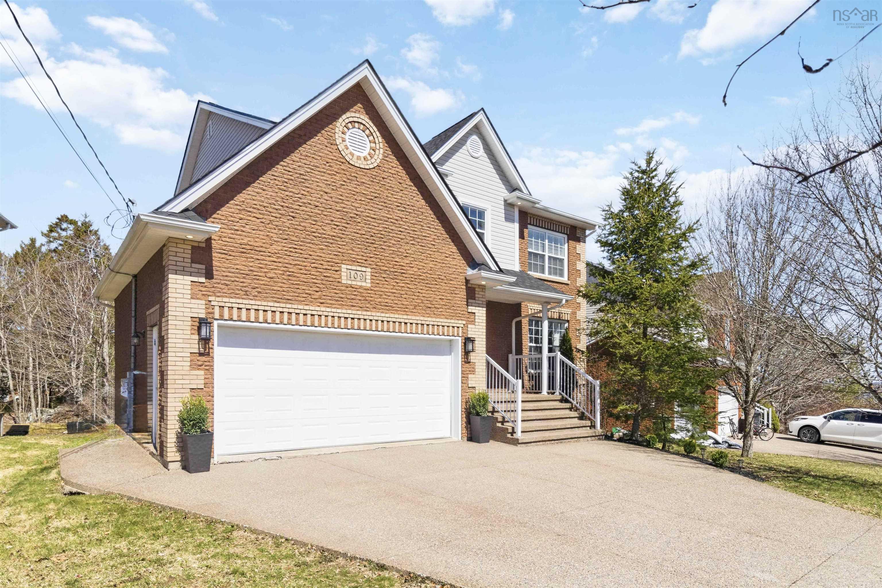 $924,900.00: 109 Ravines Drive, Bedford