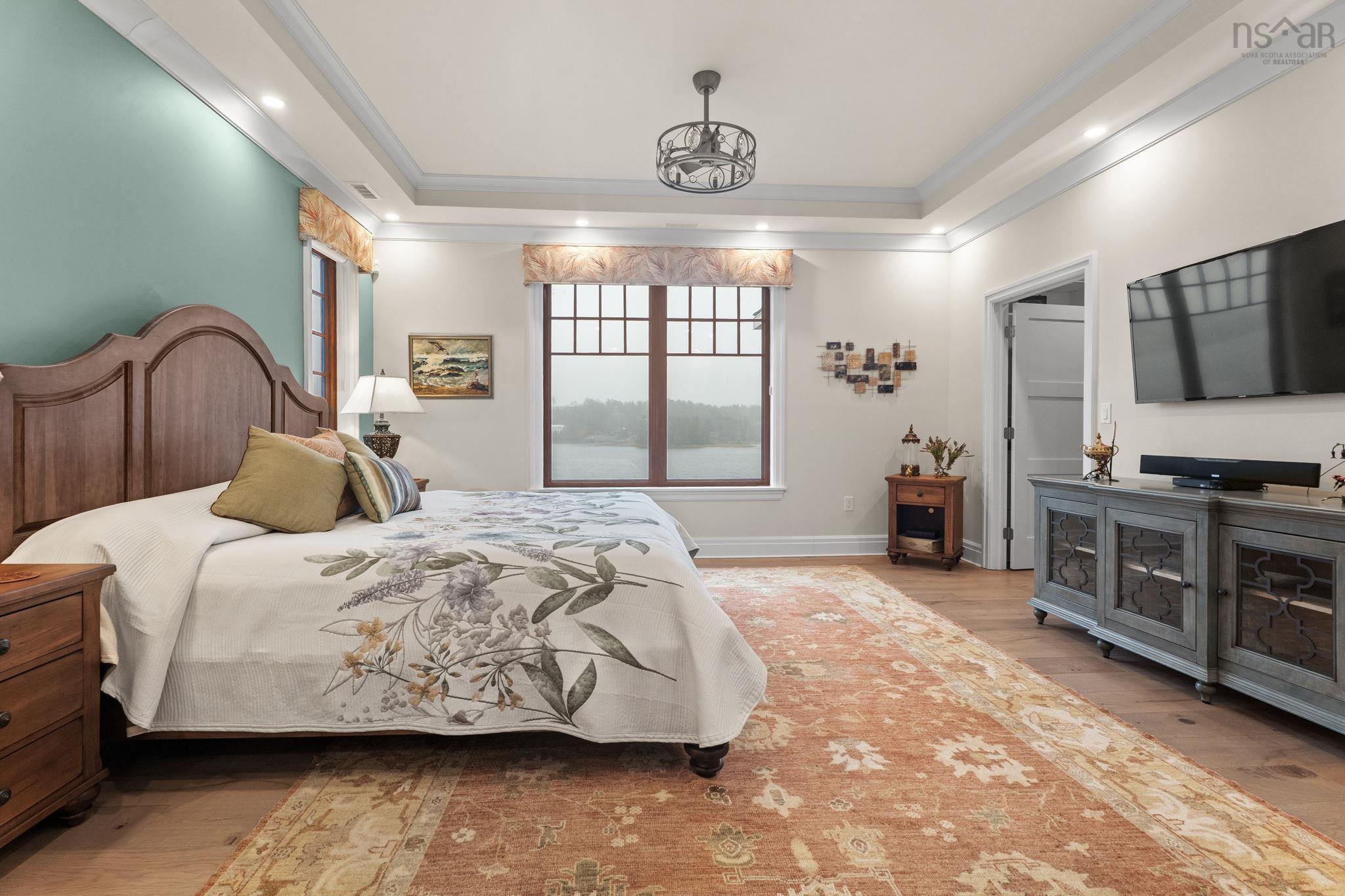 $3,200,000.00: 10 Mary Lane, Marvins Island