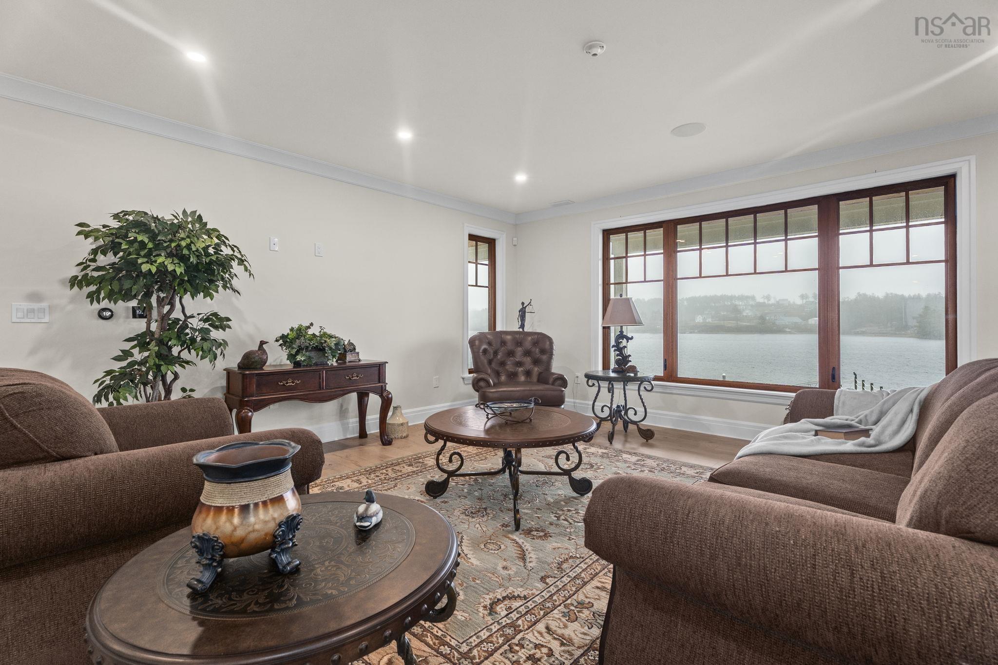 $3,200,000.00: 10 Mary Lane, Marvins Island