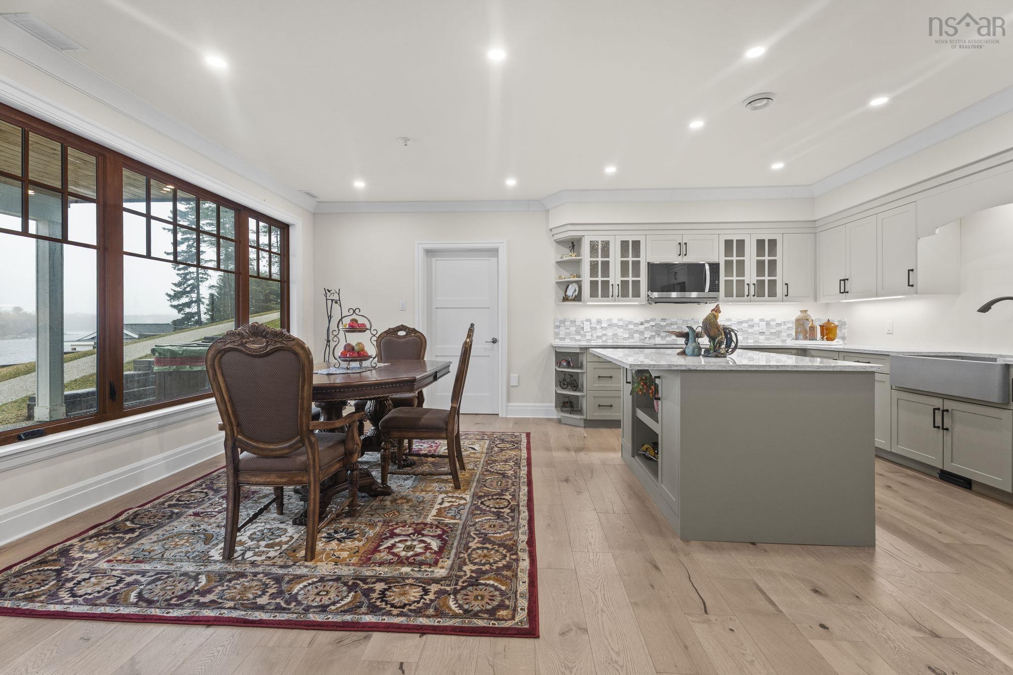 $3,200,000.00: 10 Mary Lane, Marvins Island