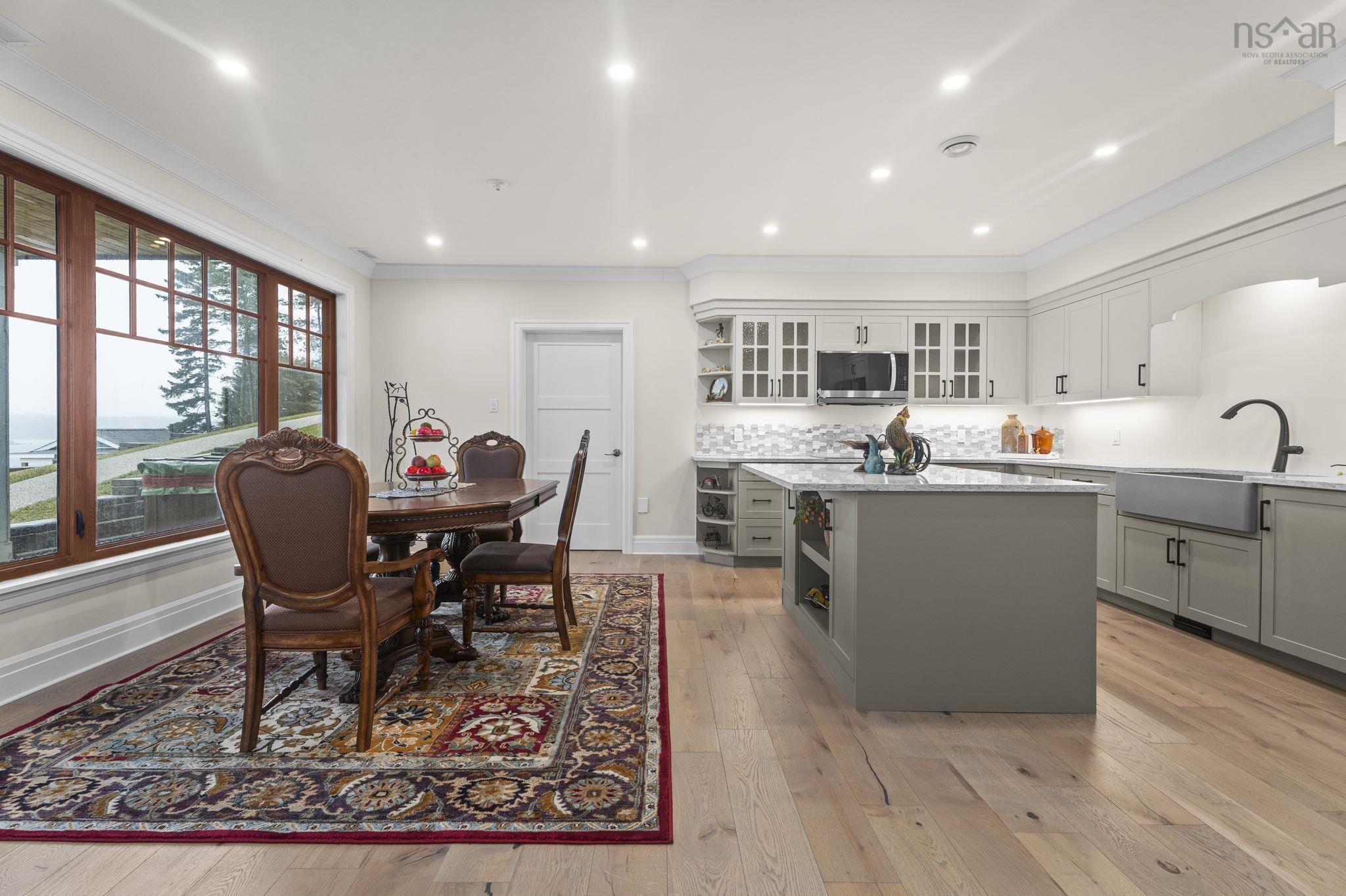 $3,200,000.00: 10 Mary Lane, Marvins Island