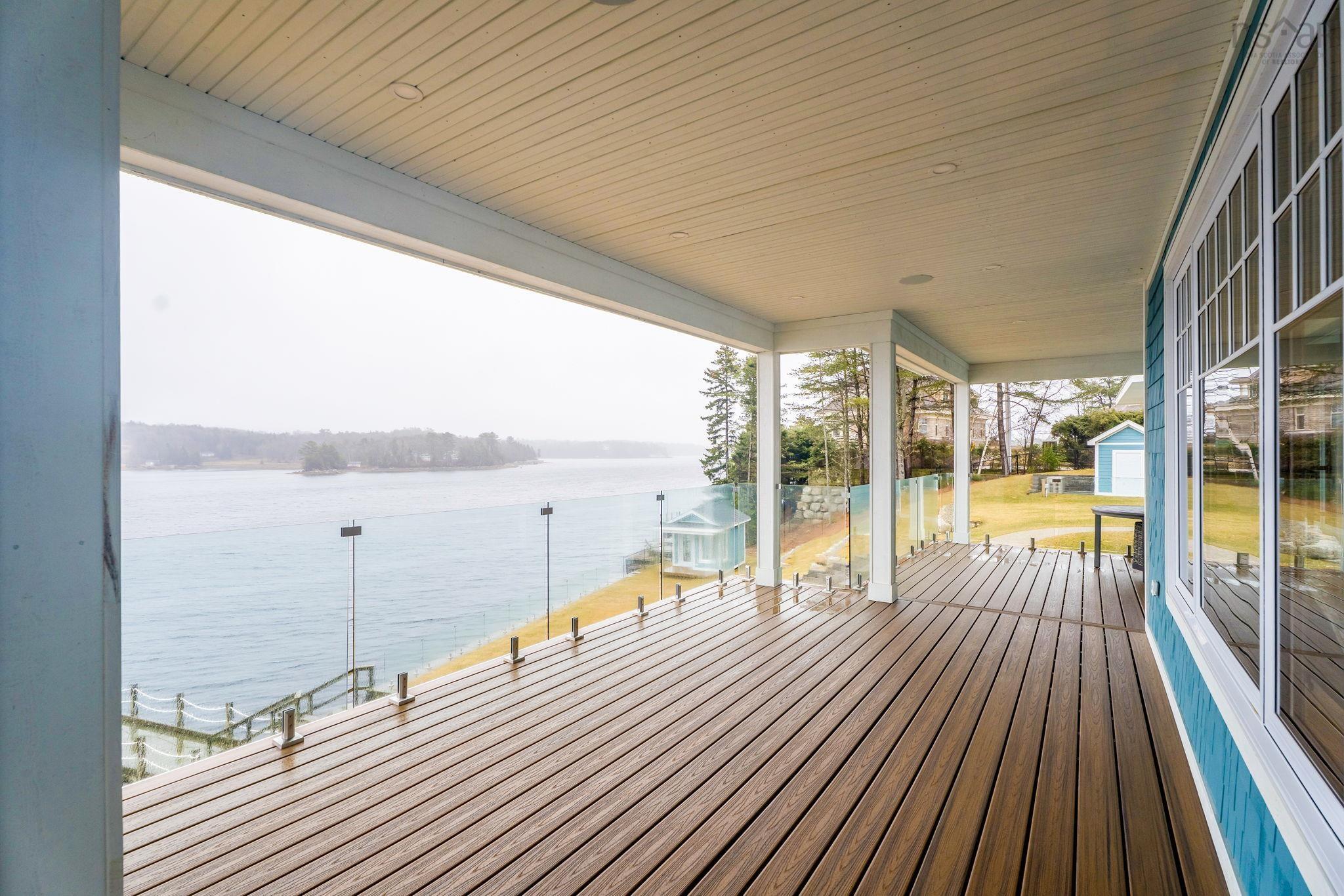 $3,200,000.00: 10 Mary Lane, Marvins Island