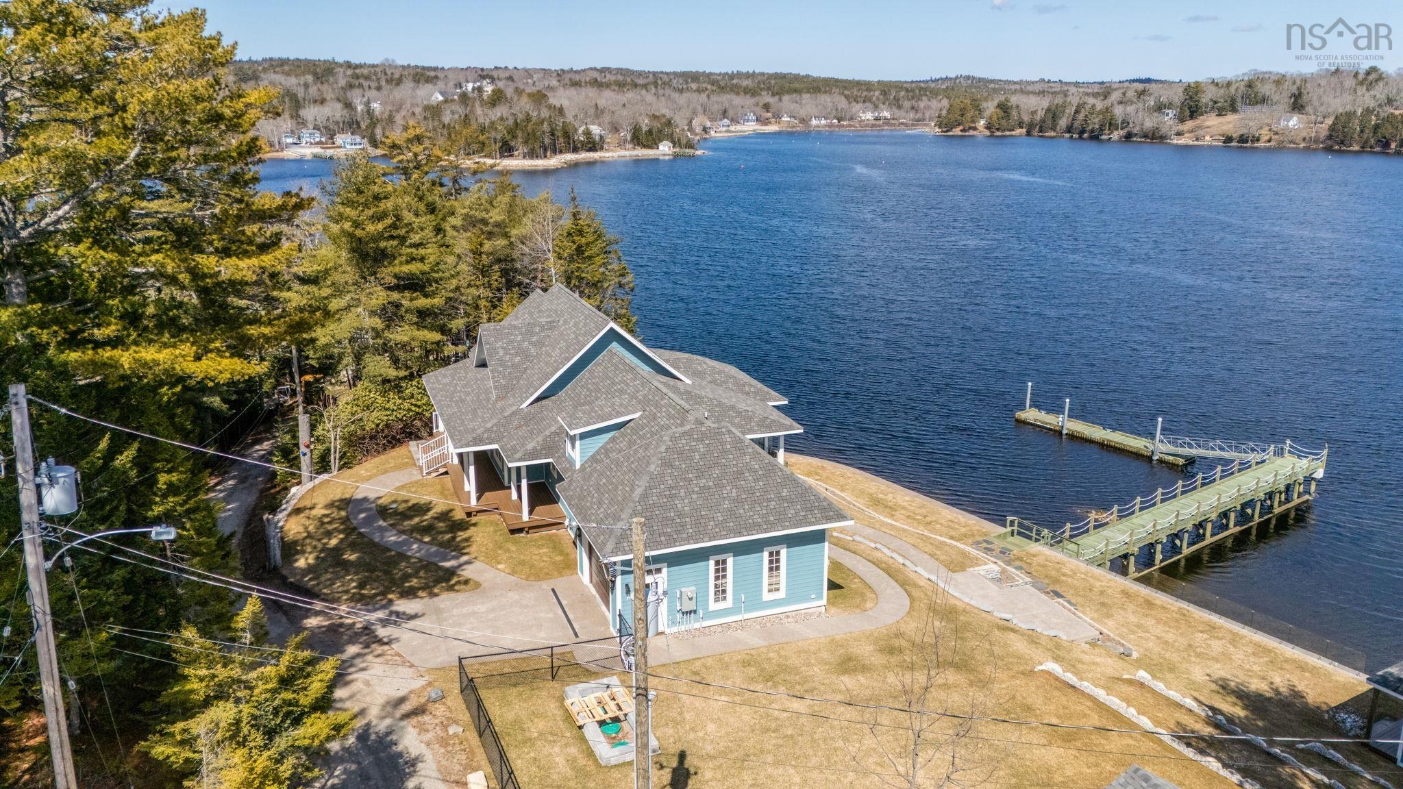 $3,200,000.00: 10 Mary Lane, Marvins Island