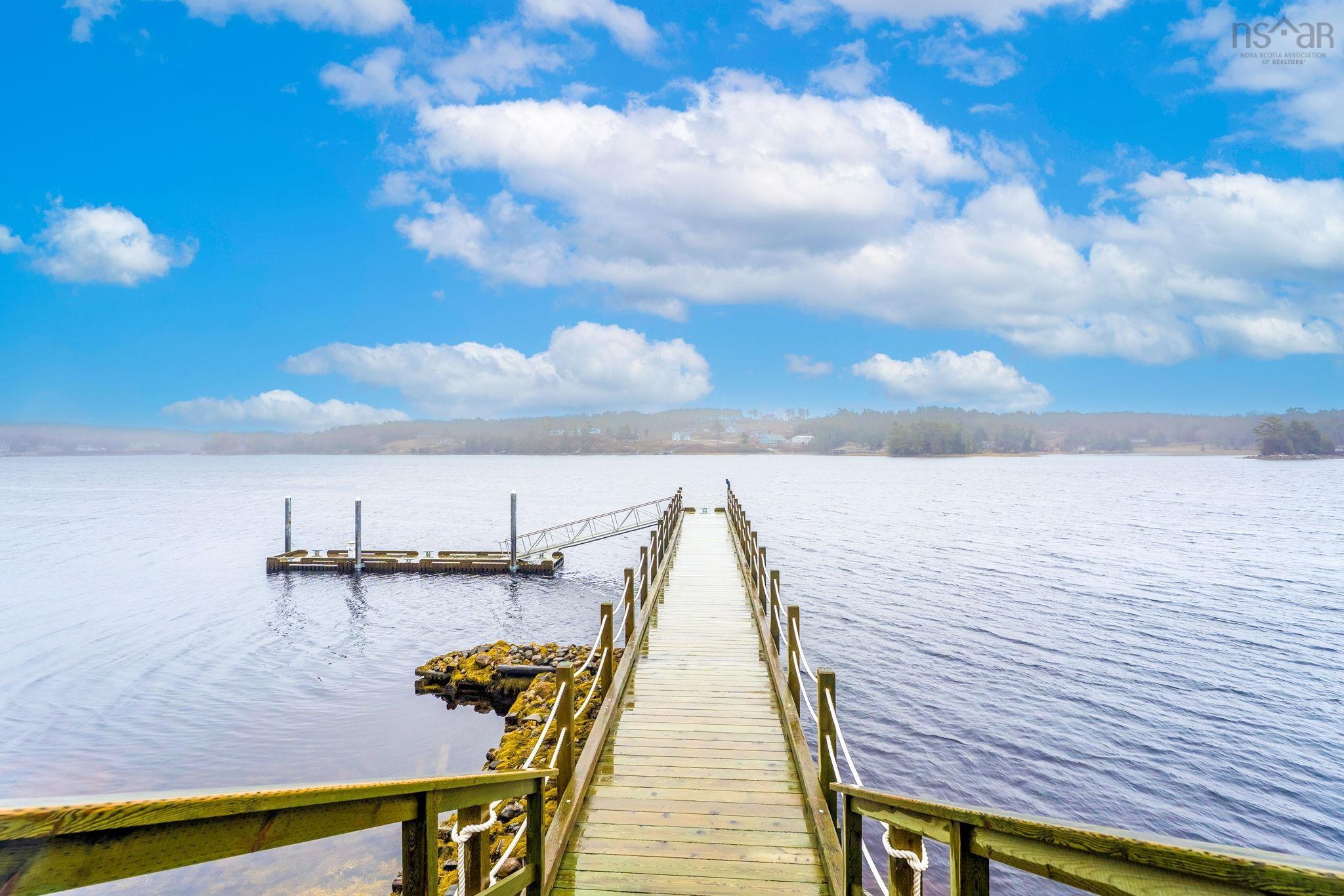 $3,200,000.00: 10 Mary Lane, Marvins Island