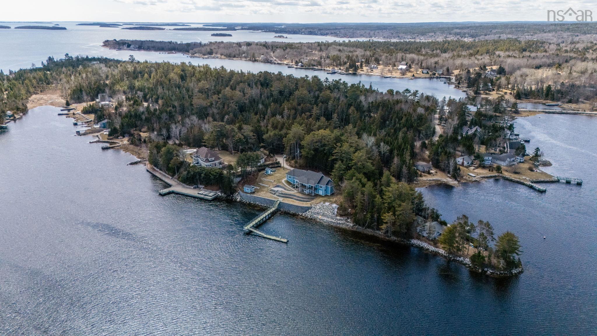 $3,200,000.00: 10 Mary Lane, Marvins Island