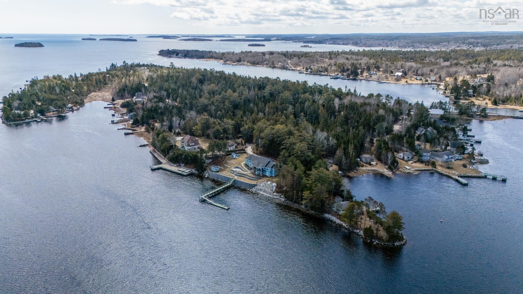 $3,200,000.00: 10 Mary Lane, Marvins Island