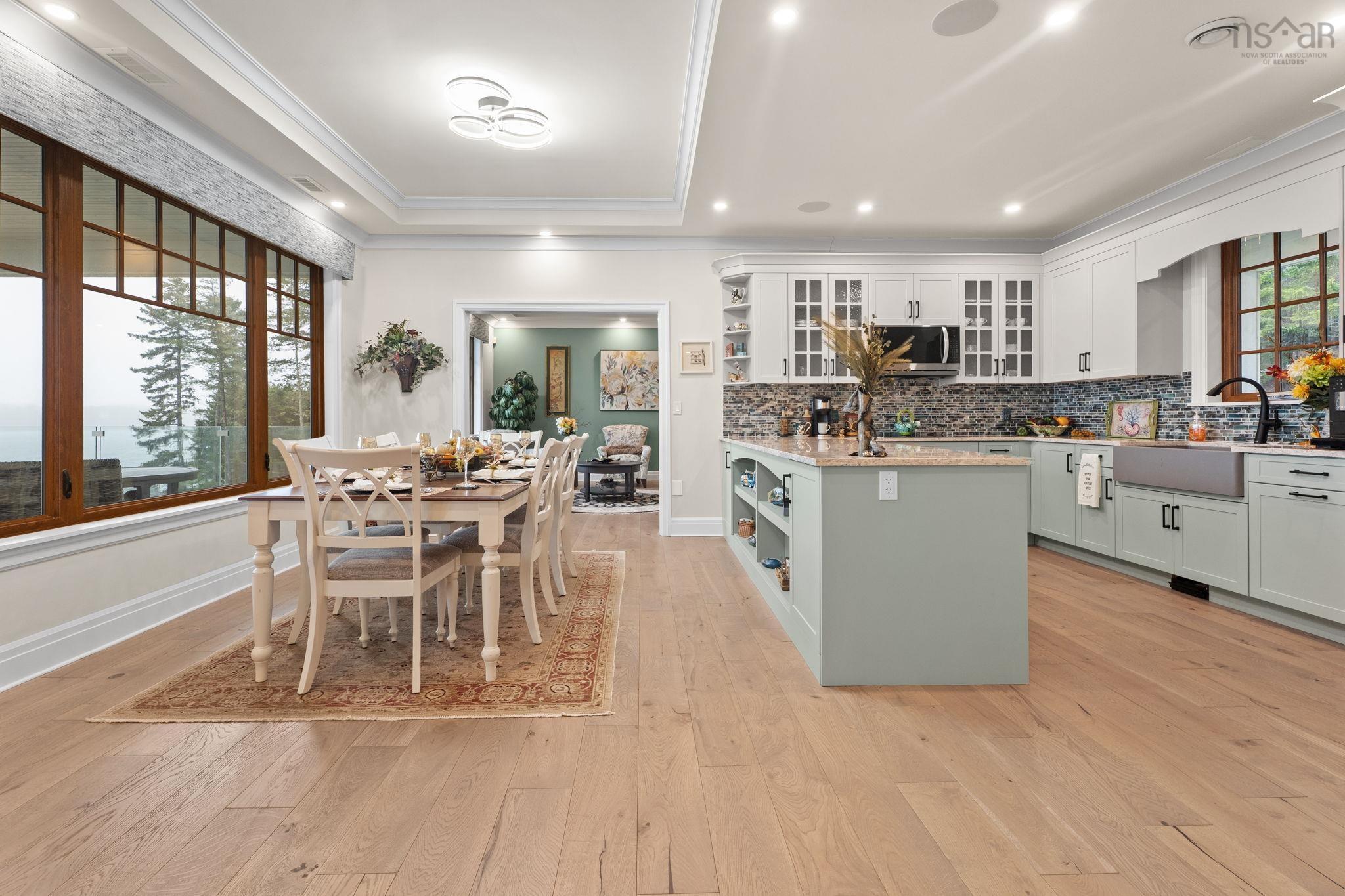 $3,200,000.00: 10 Mary Lane, Marvins Island