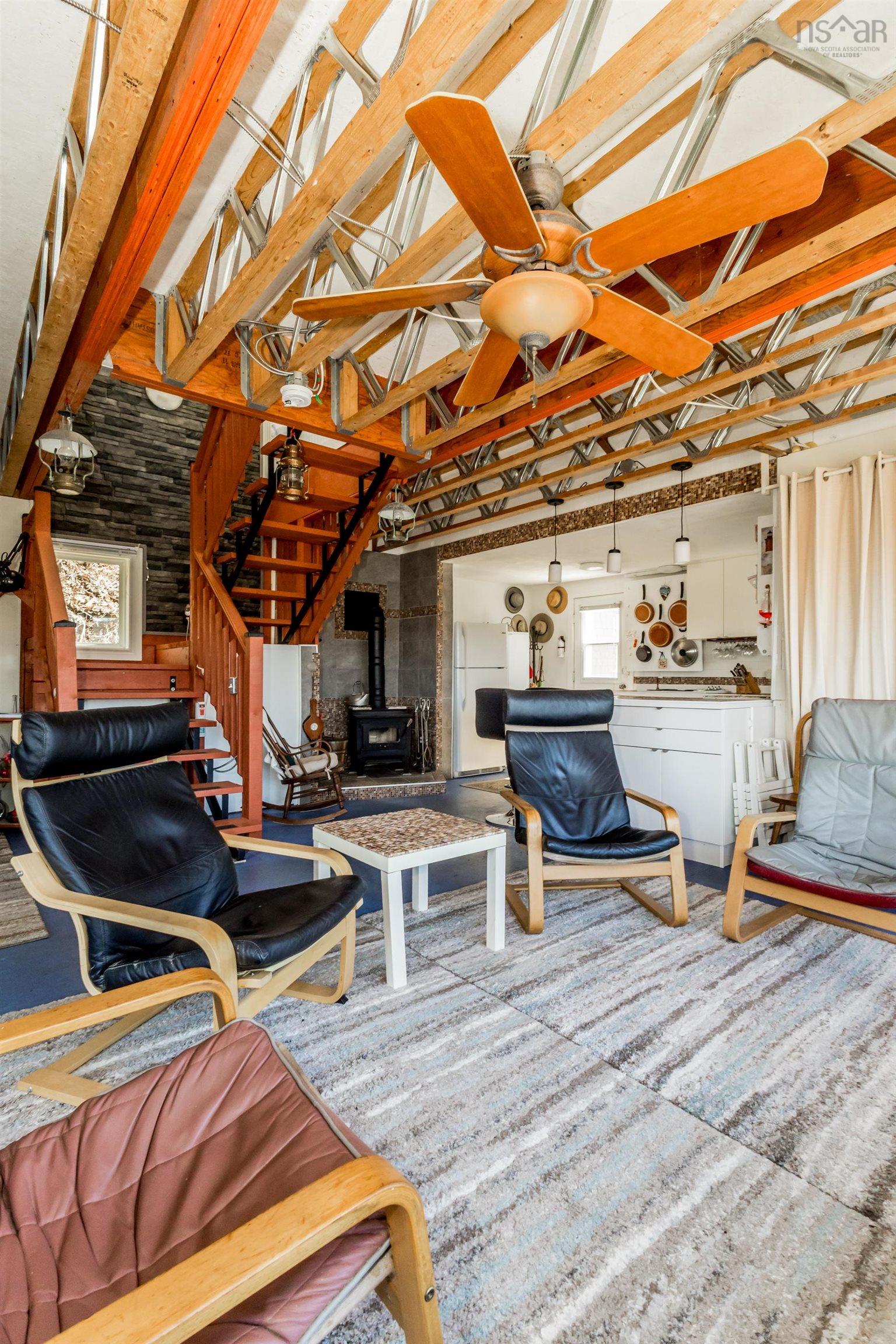 $239,500.00: 817 Granville Road, Victoria Beach